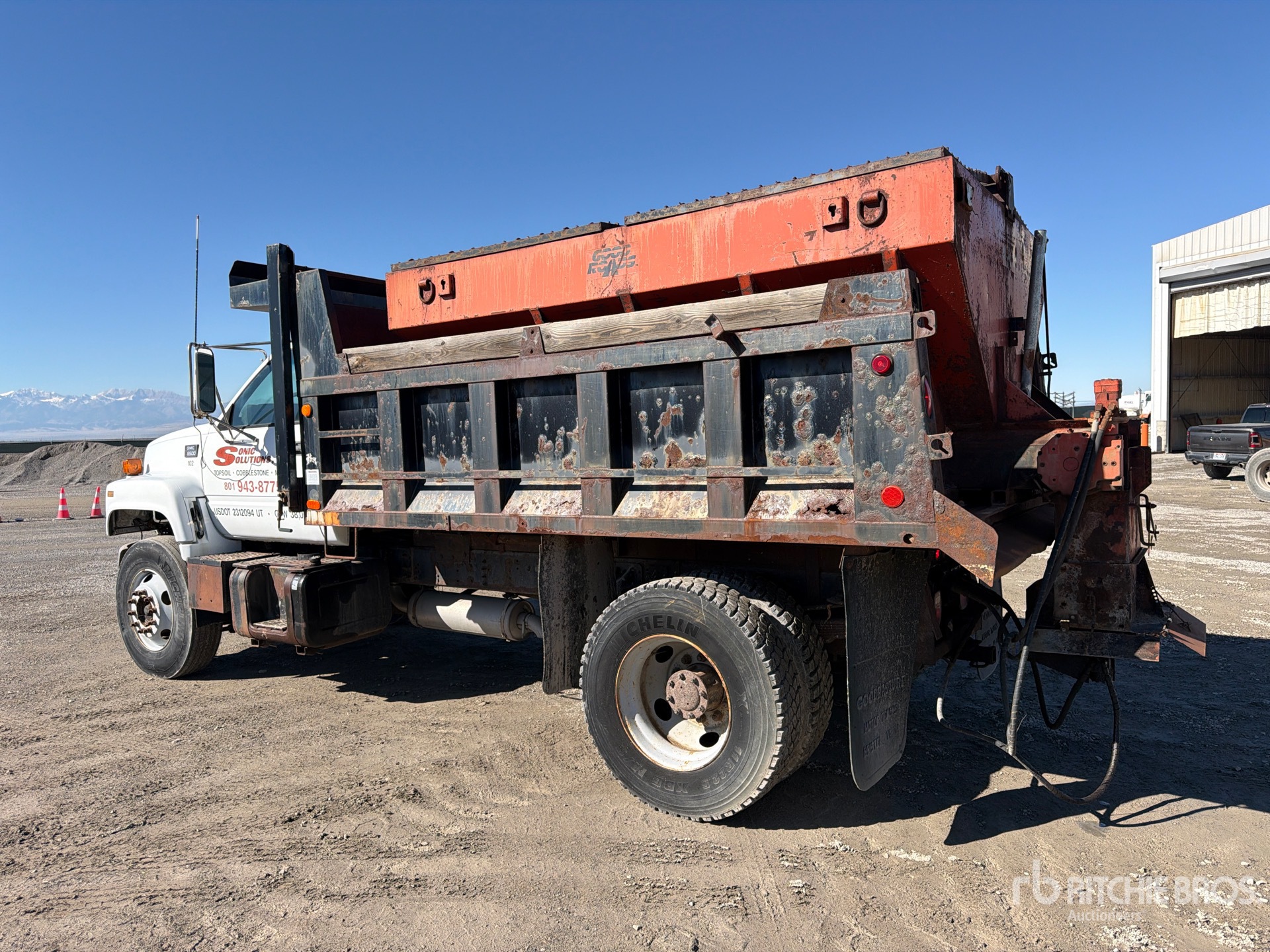 2002 GMC C8500