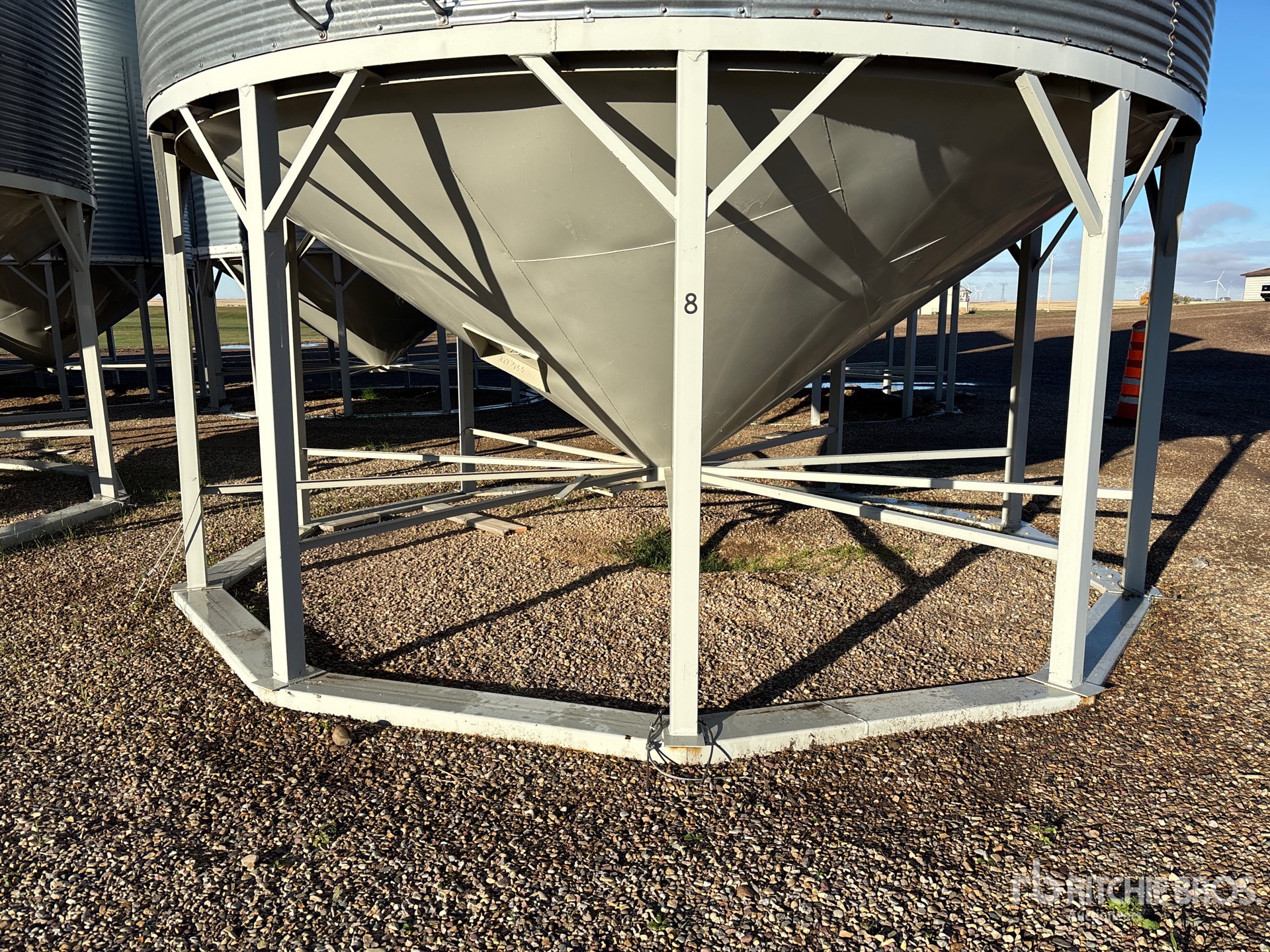 Westeel +/- 3700 BU 5 RING HOPPER