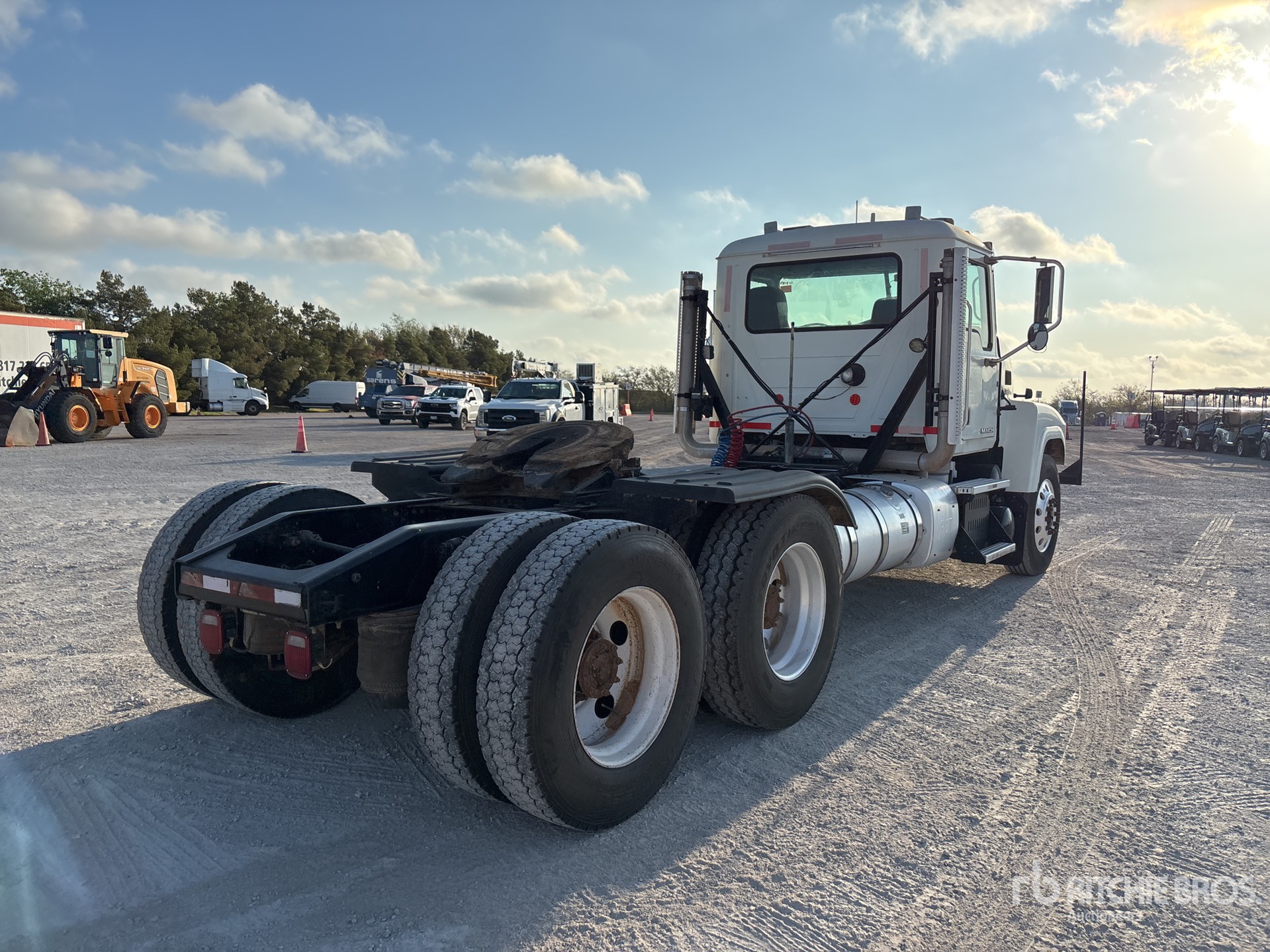 2015 Mack CHU613