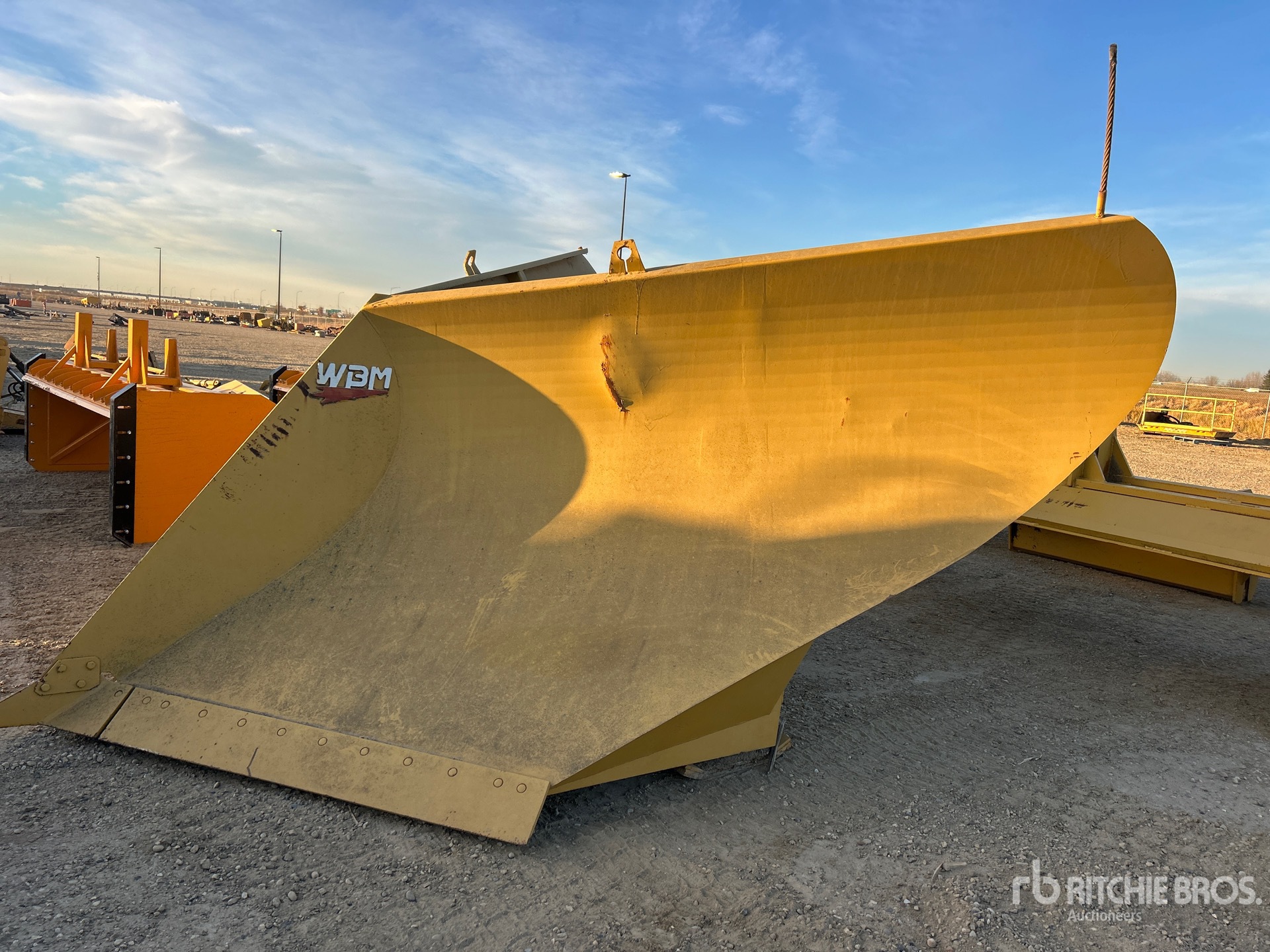 Wabash 104 IN WHEEL LOADER V-PLOW