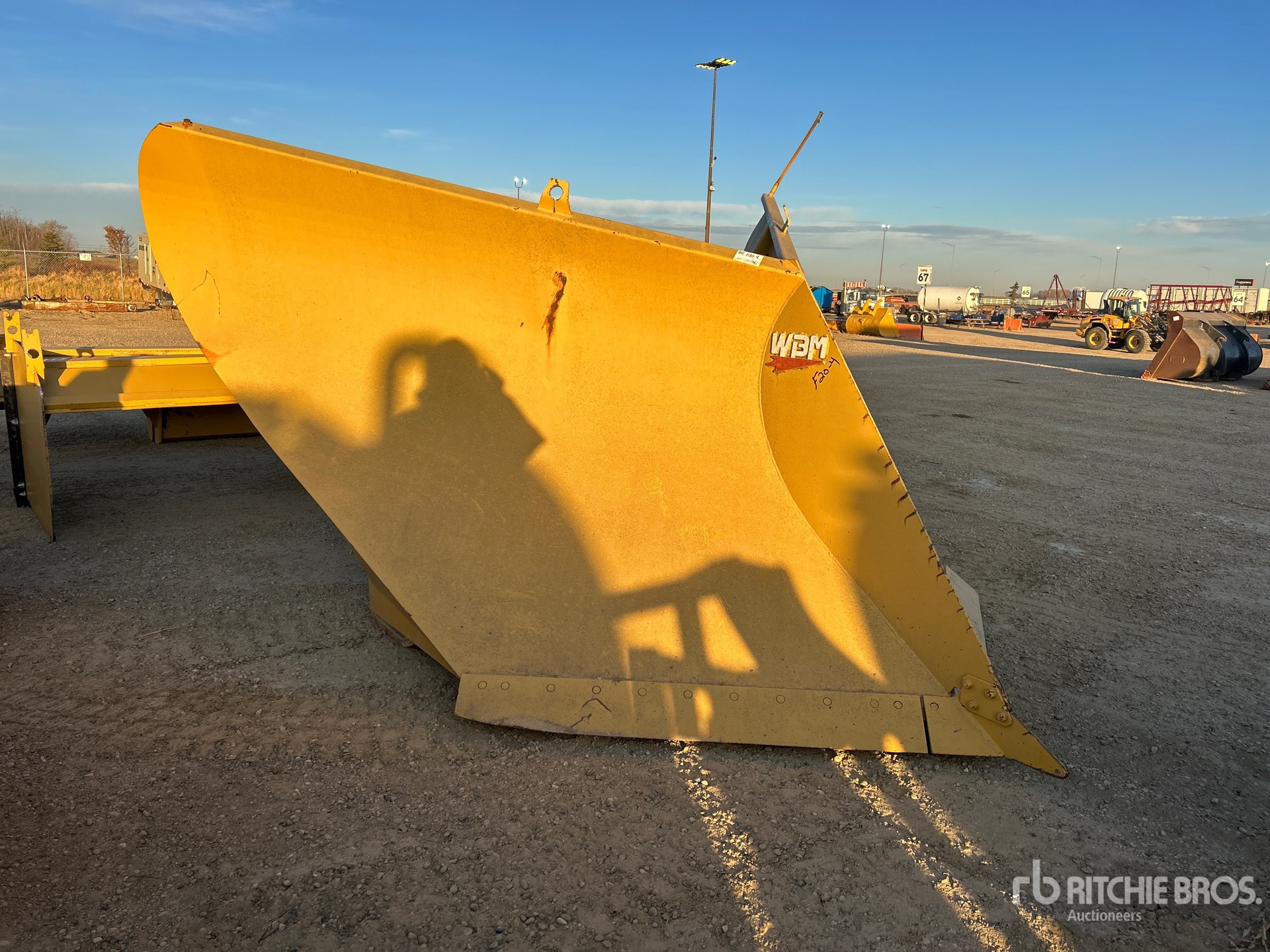 Wabash 104 IN WHEEL LOADER V-PLOW