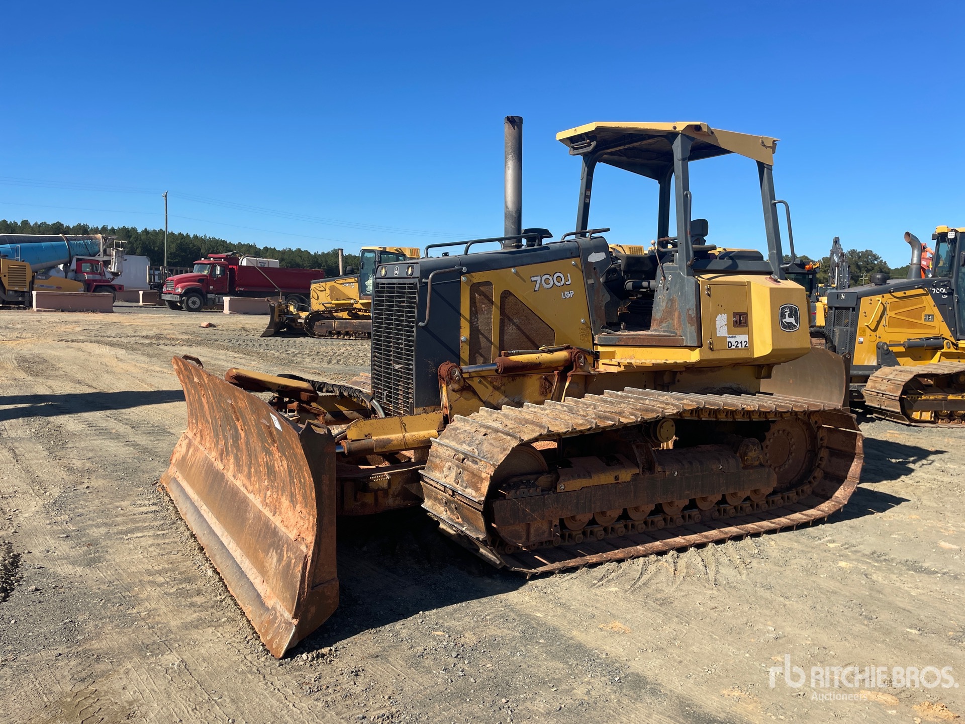 Photo of 2007 John Deere 700J