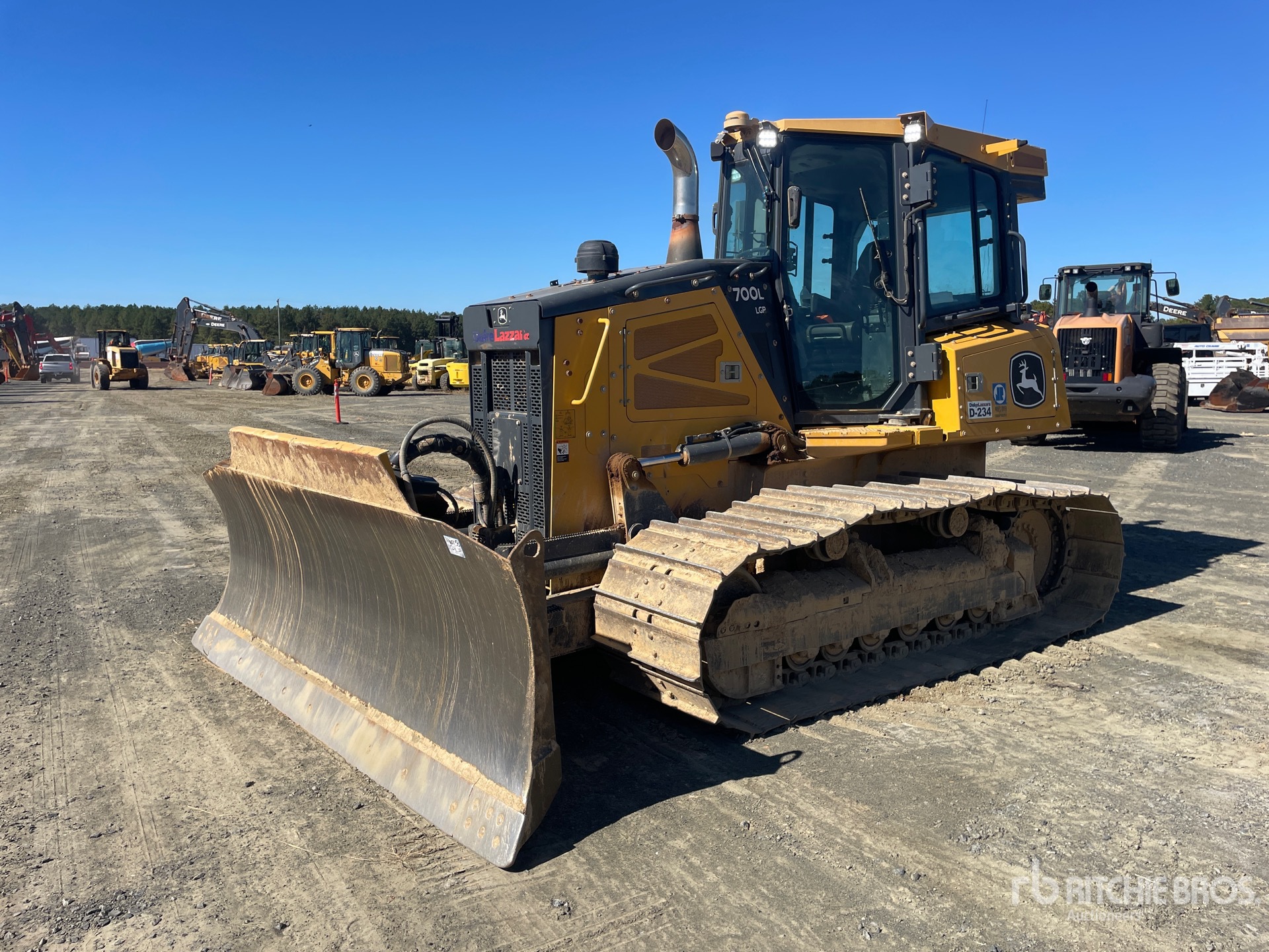 Photo of 2022 John Deere 700L XLT