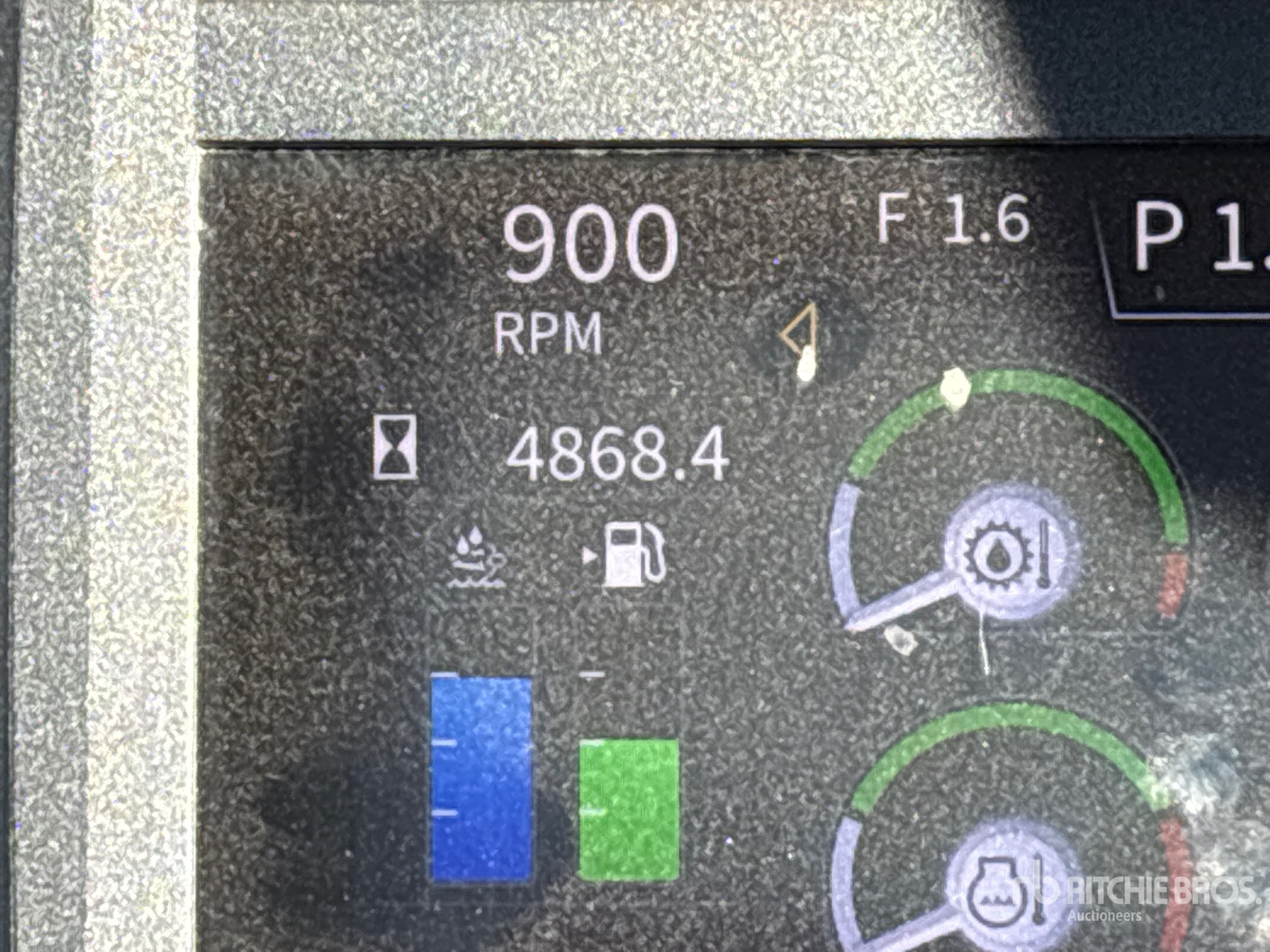 2022 John Deere 700L XLT