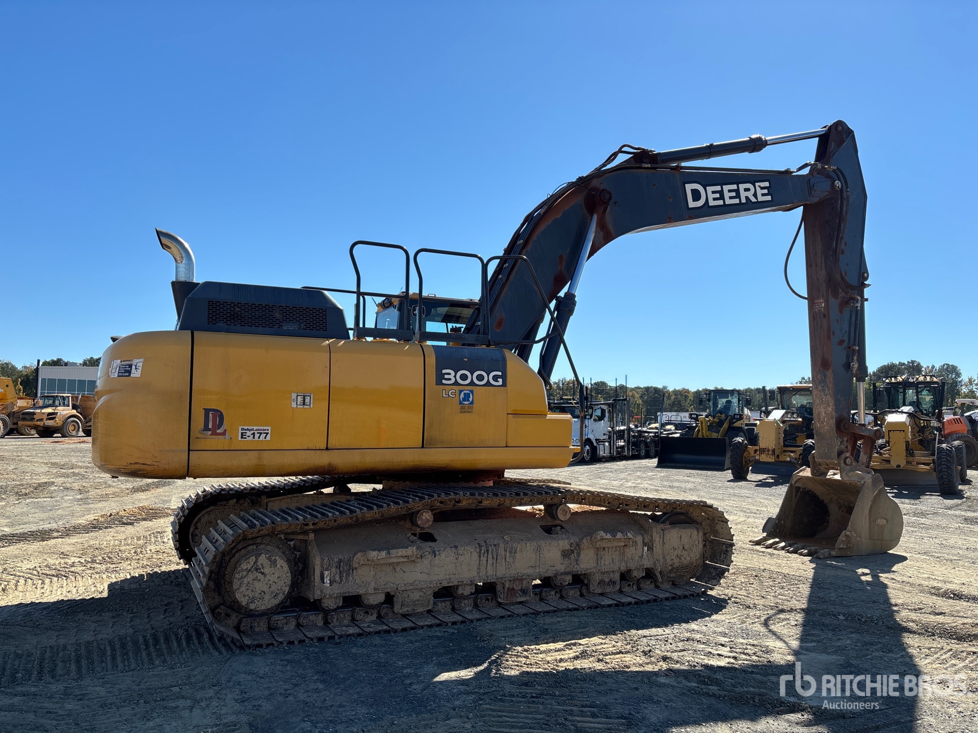 2020 John Deere 300G LC
