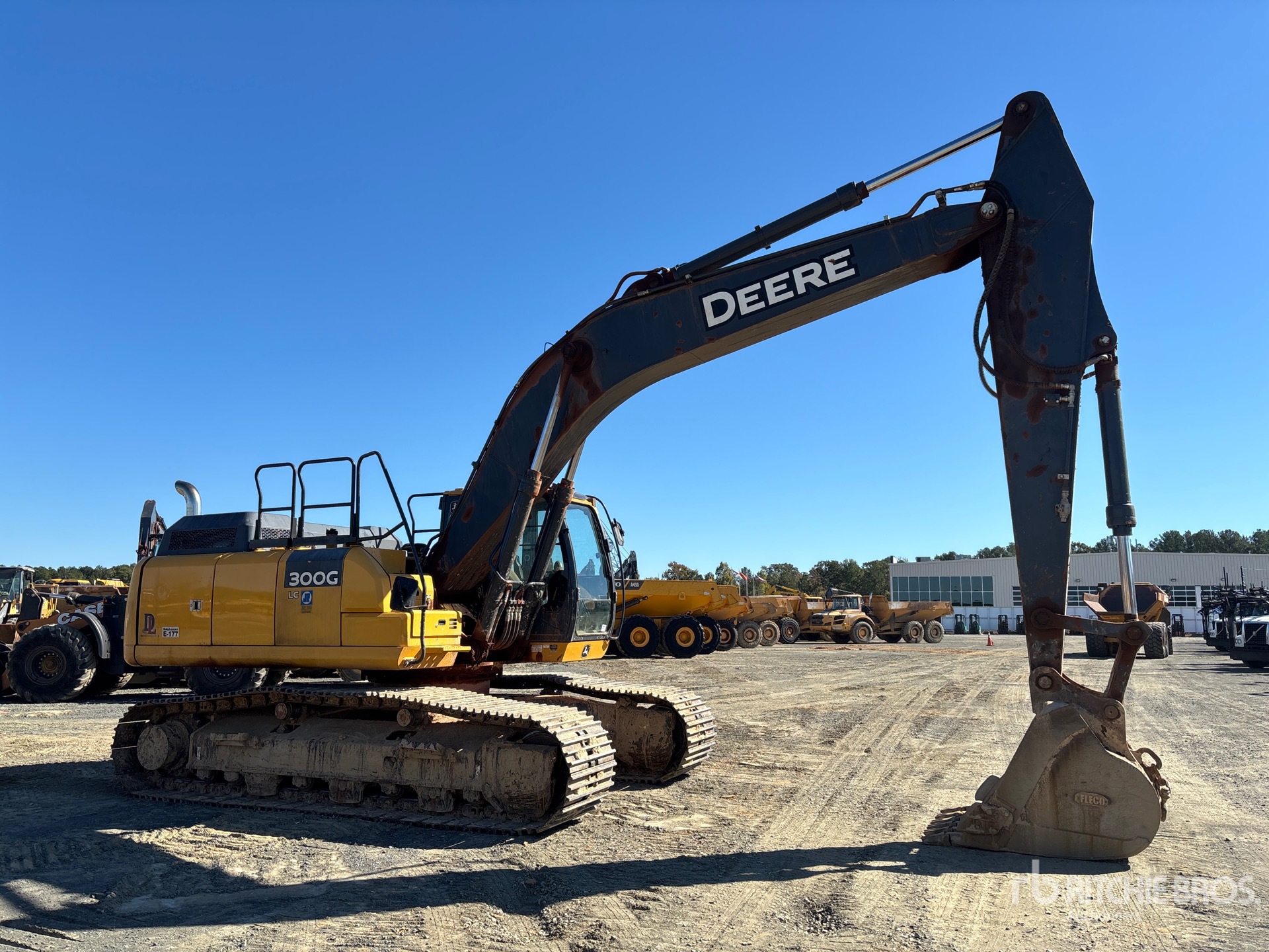 2020 John Deere 300G LC
