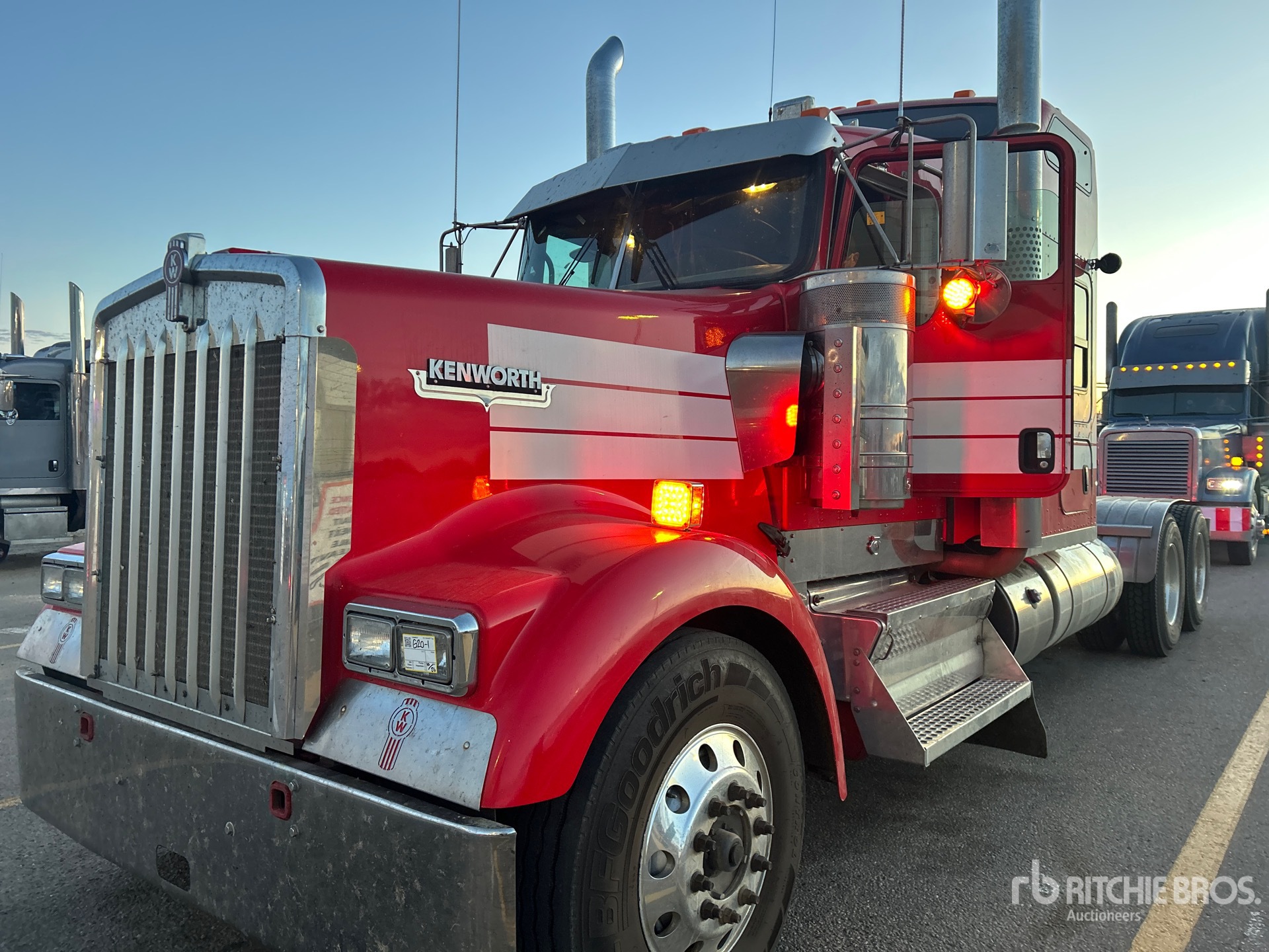 2020 Kenworth W900L