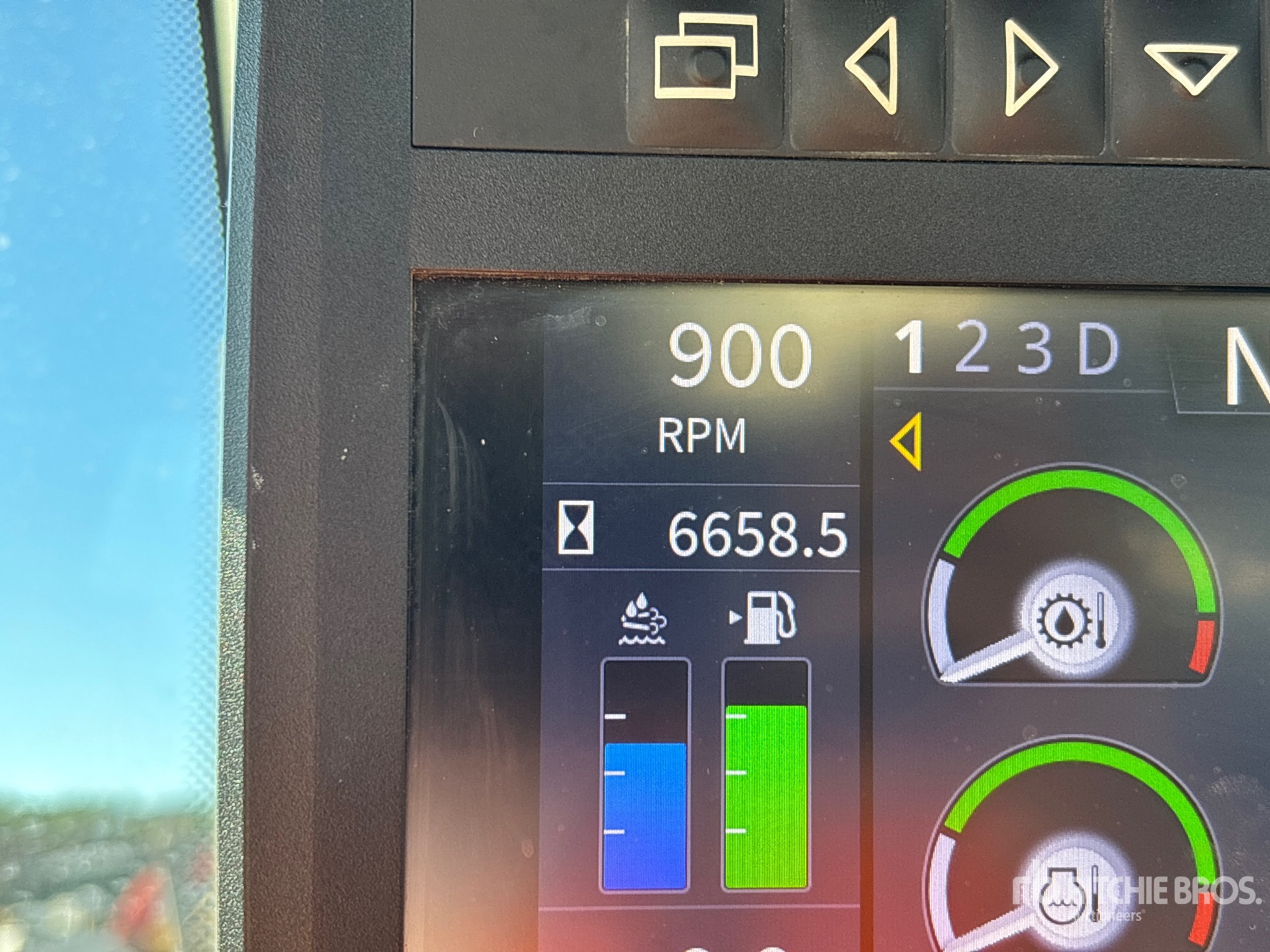 2022 John Deere 544 P-TIER
