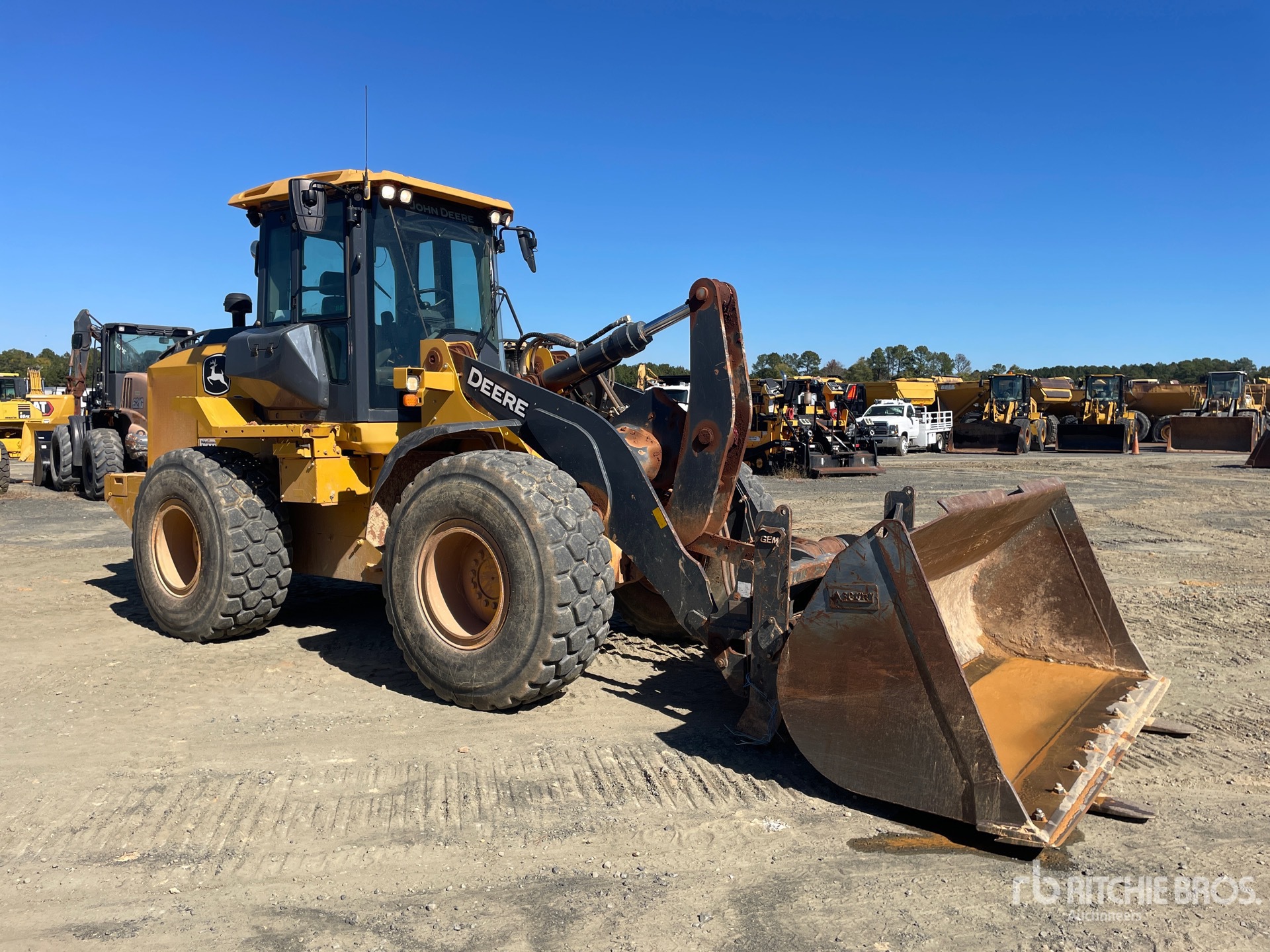 2022 John Deere 544 P-TIER