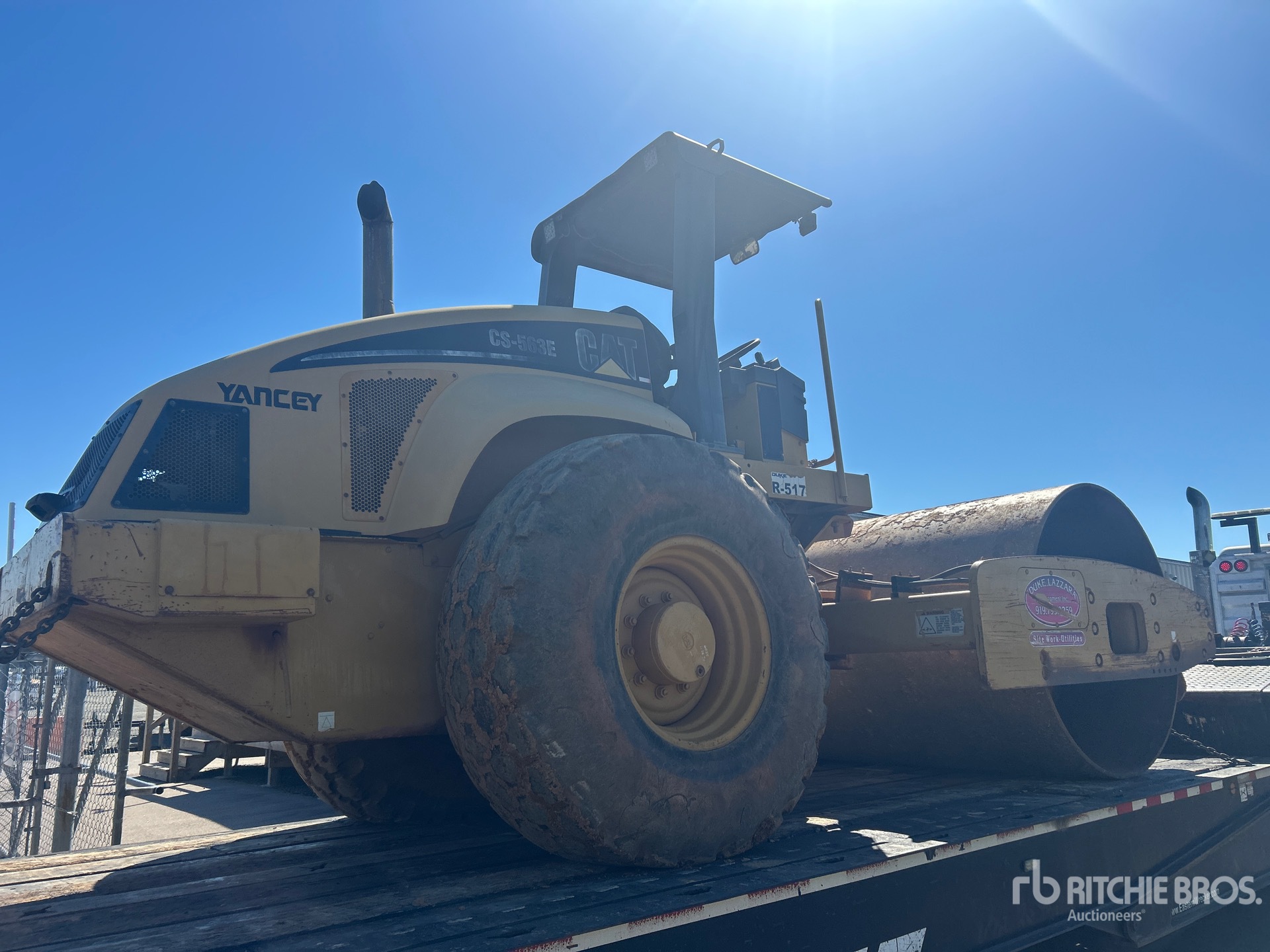 Photo of 2004 Caterpillar CS-563E