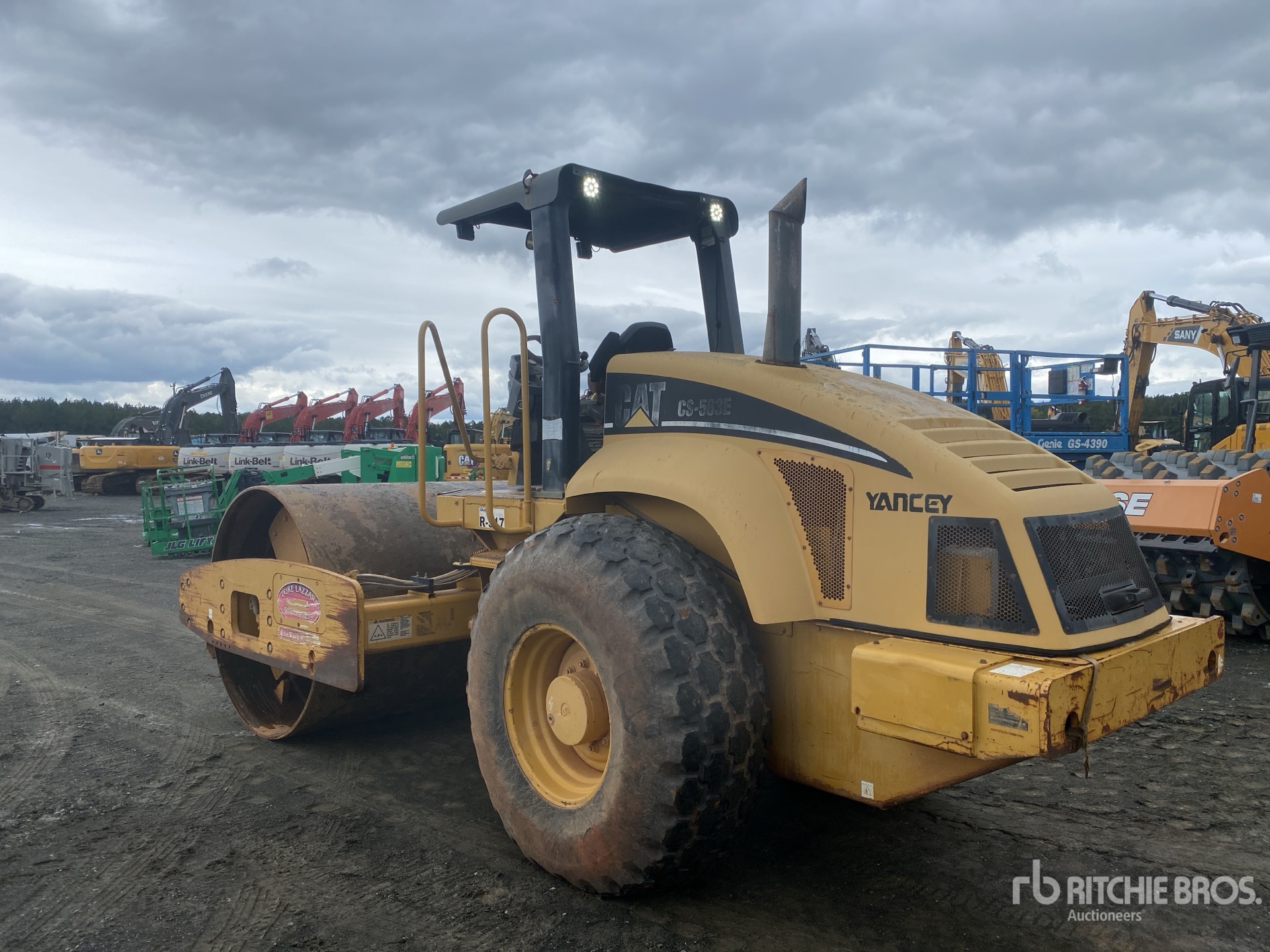 2004 Caterpillar CS563E