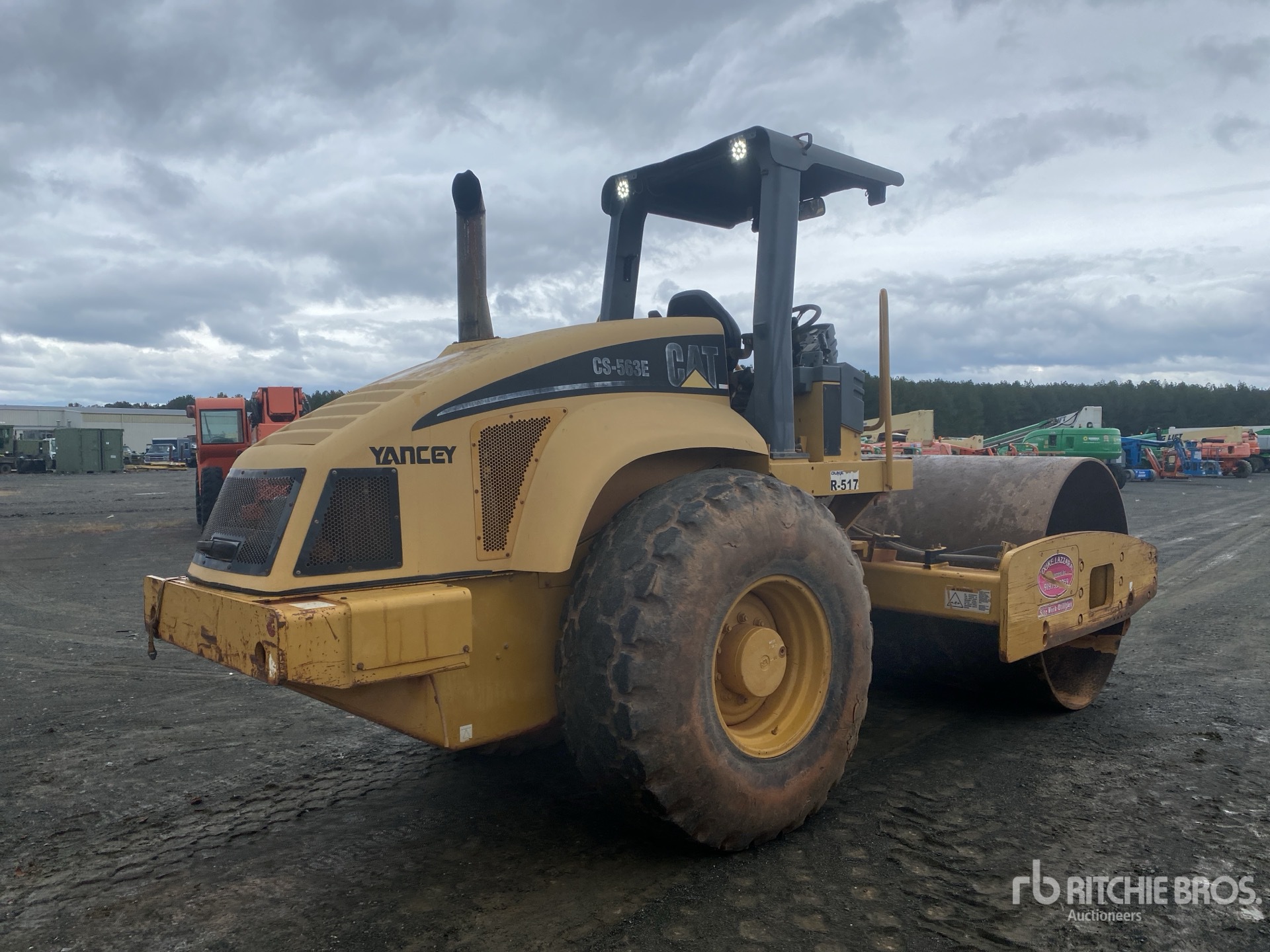 2004 Caterpillar CS563E