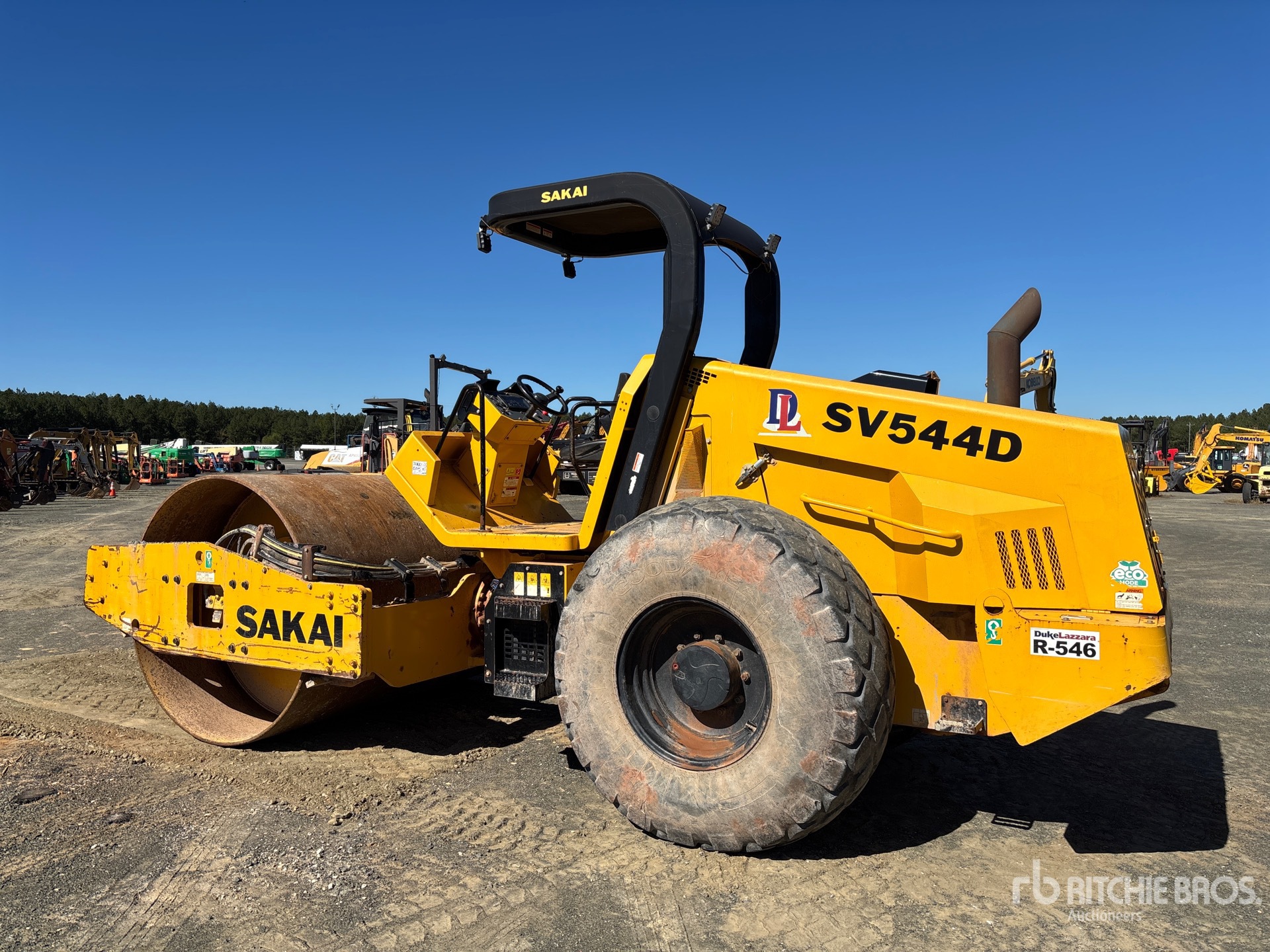 2020 Sakai SV544D