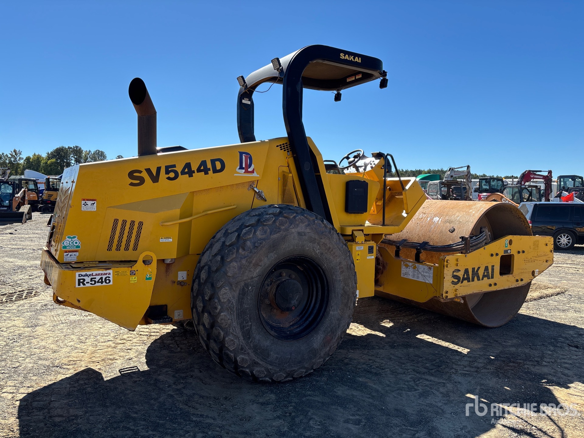 2020 Sakai SV544D