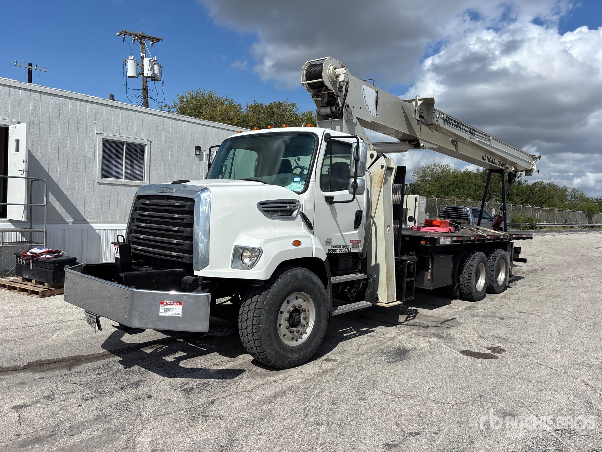 2015 Freightliner 108SD