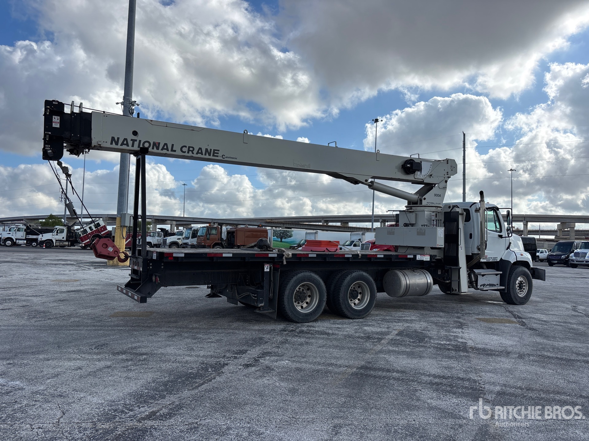 2015 Freightliner 108SD