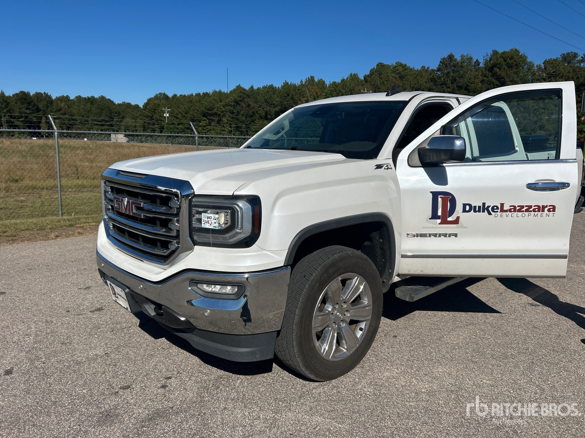 Photo of 2018 GMC SIERRA 1500