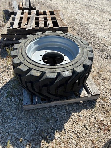 15-625HNHS Manlift Tire w/ Wheel