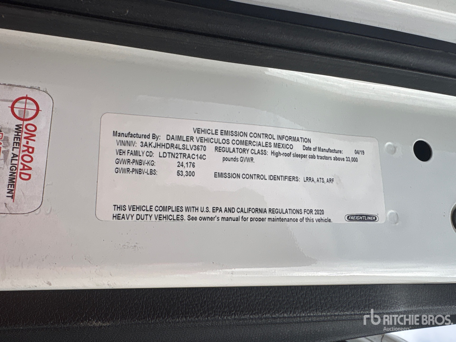 2020 Freightliner CASCADIA 126