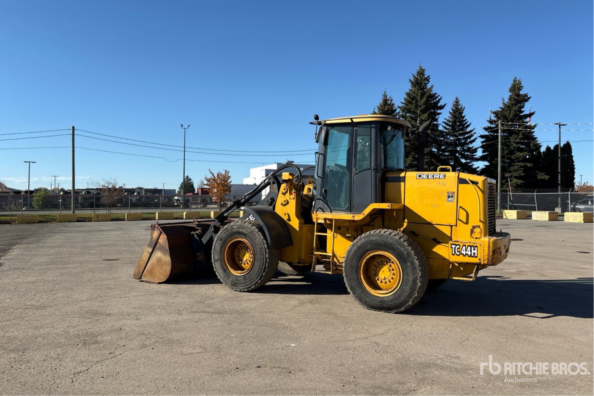 2003 John Deere TC44H