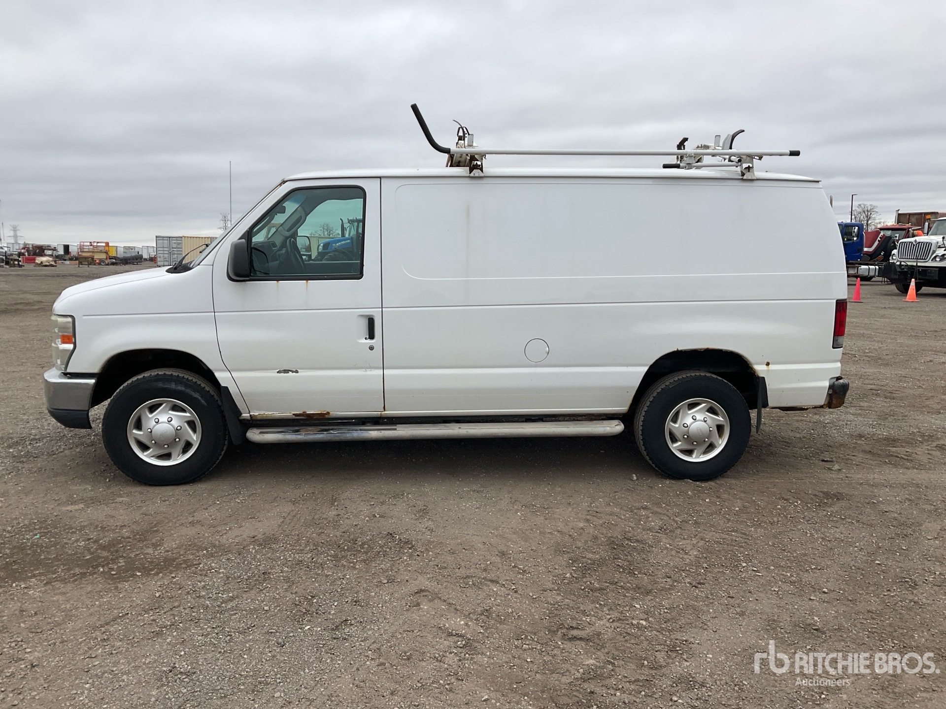 Photo of 2011 Ford E-250