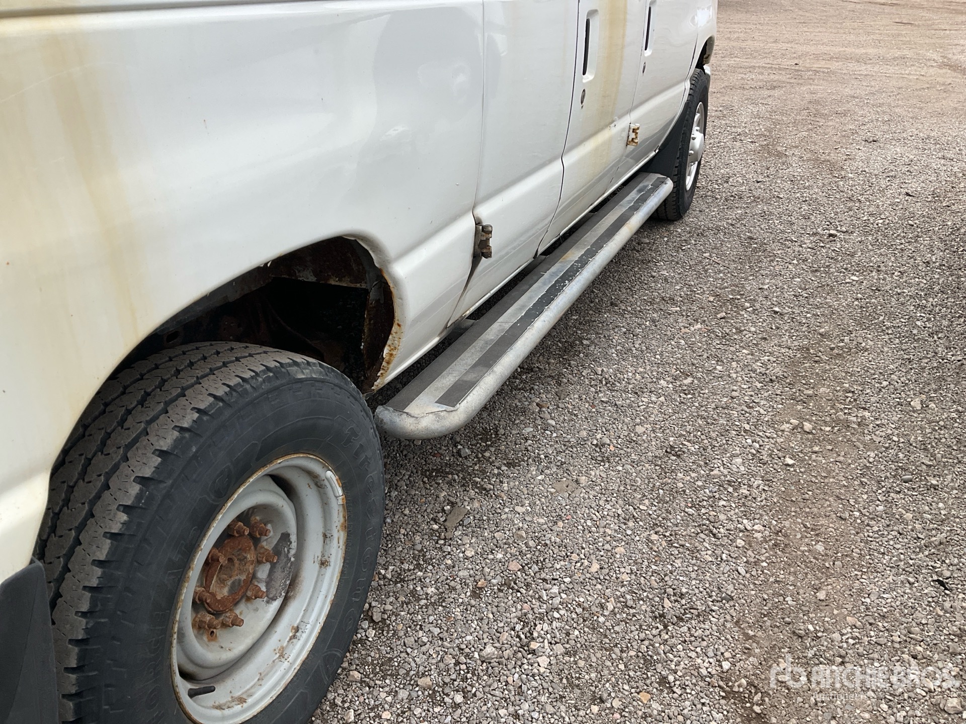 2011 Ford E-250