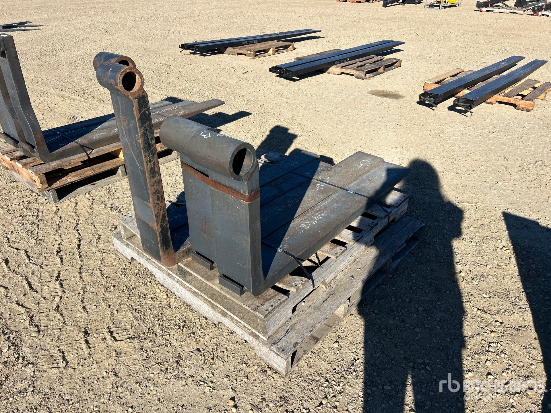 Caterpillar QUANTITY OF (2) SETS OF FORK TINES