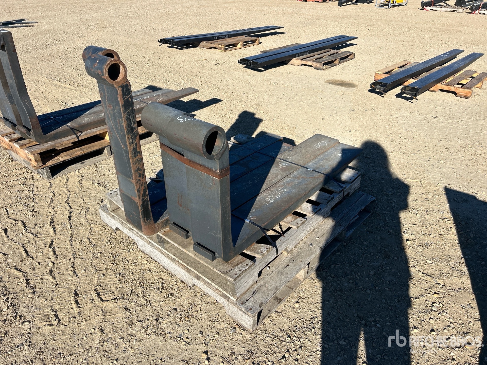 Caterpillar QUANTITY OF (2) SETS OF FORK TINES