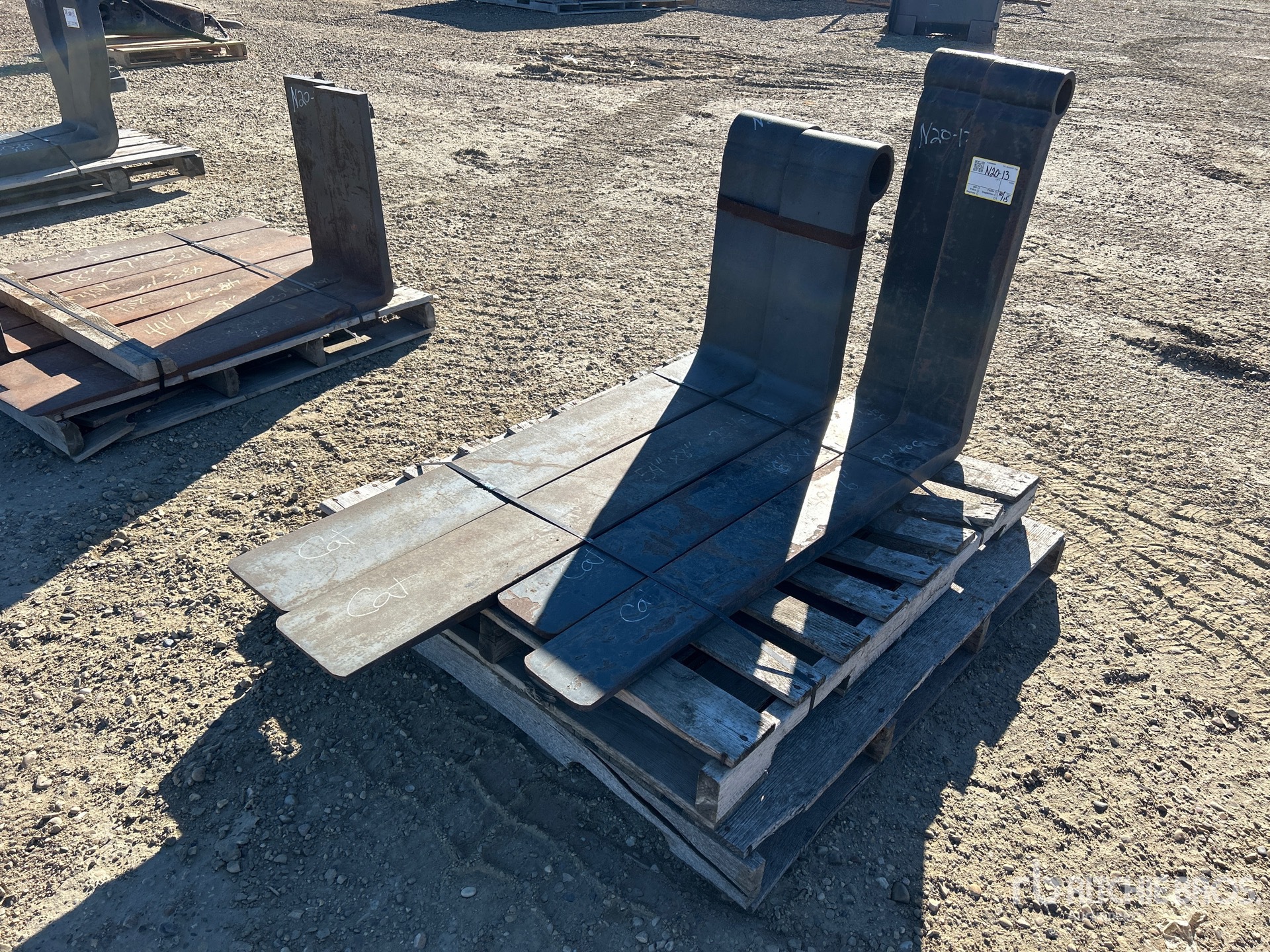 Caterpillar QUANTITY OF (2) SETS OF FORK TINES
