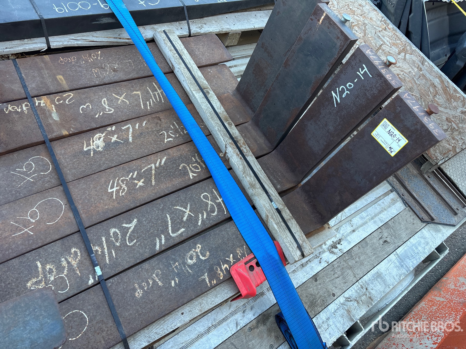 Caterpillar QUANTITY OF (3) SETS