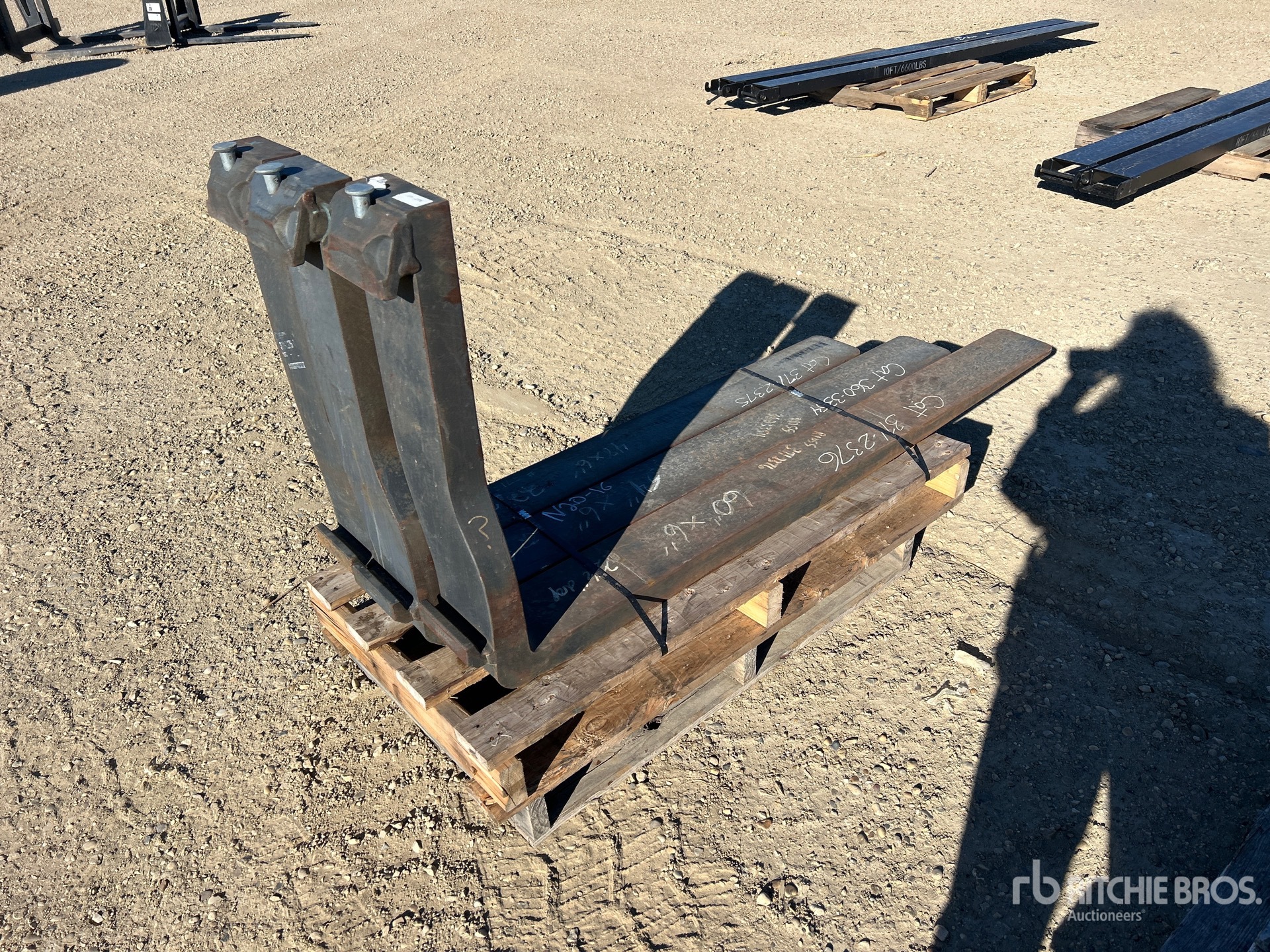 Caterpillar QUANTITY OF (3) LH FORK TINES - ...