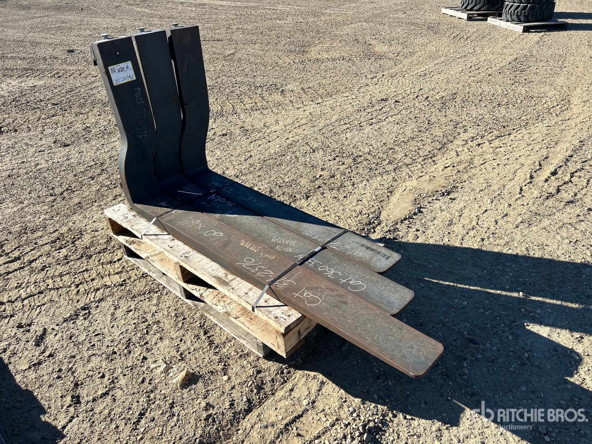 Caterpillar QUANTITY OF (3) LH FORK TINES - ...