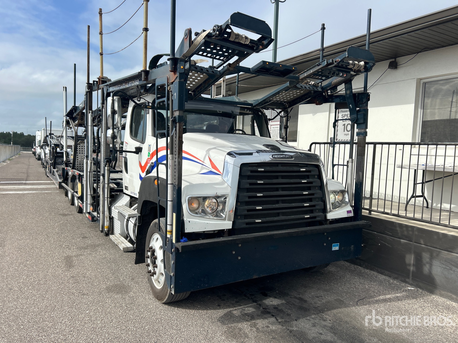 2015 Freightliner 114SD