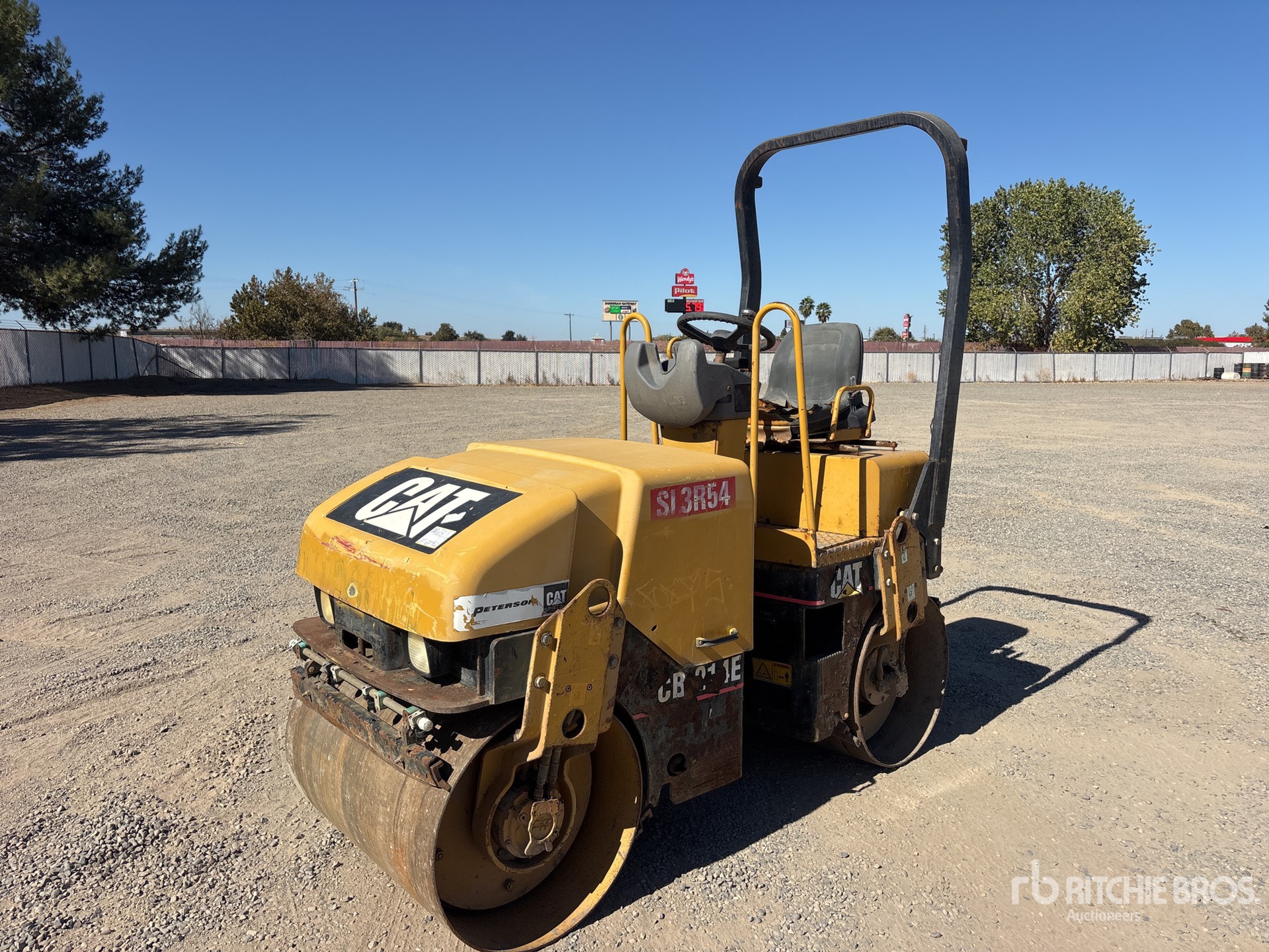 Photo of Caterpillar CB214E