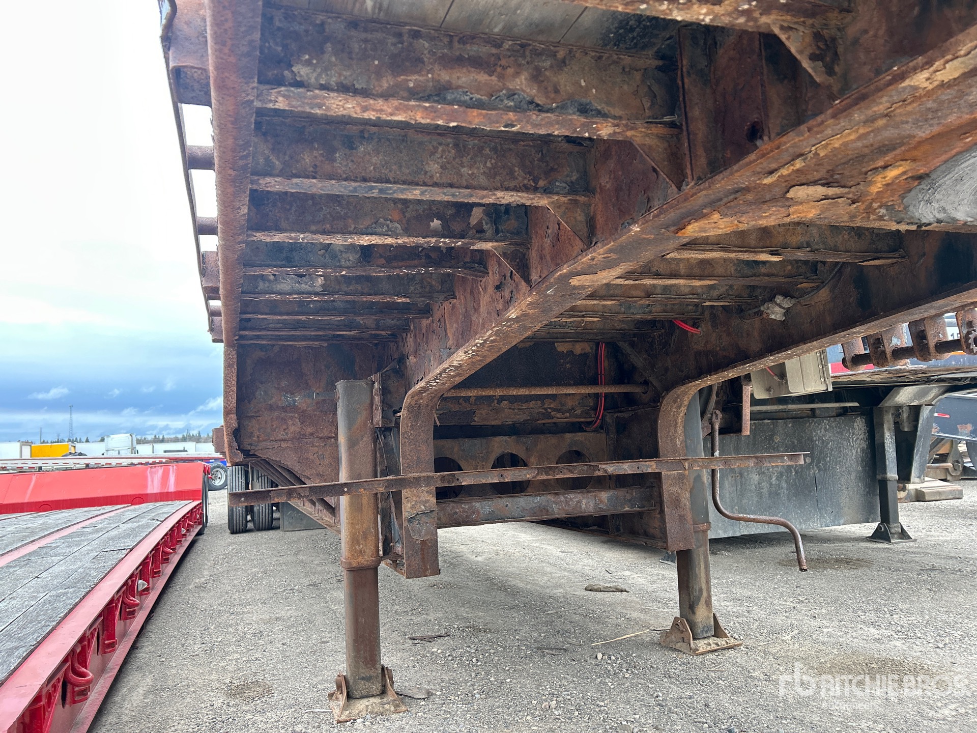 2011 Load King  53 FT TRI/A