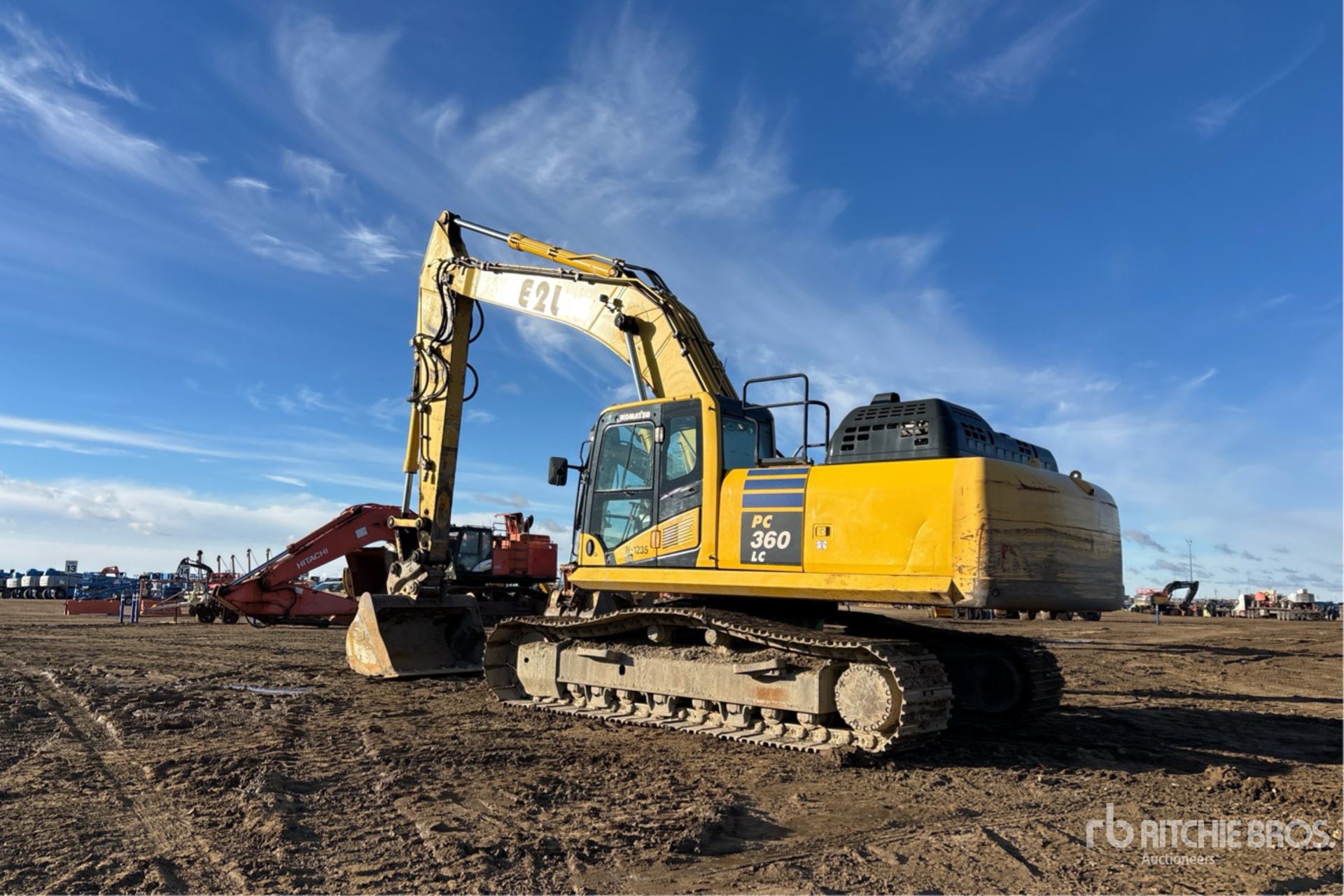 2018 Komatsu PC360LC-11