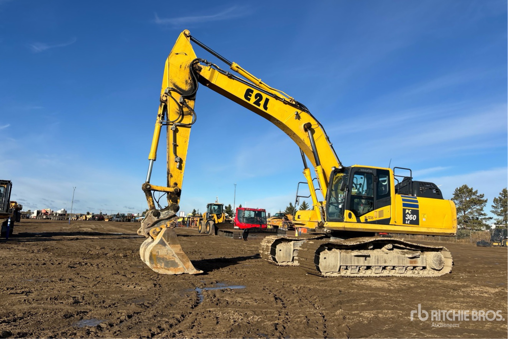 2018 Komatsu PC360LC-11