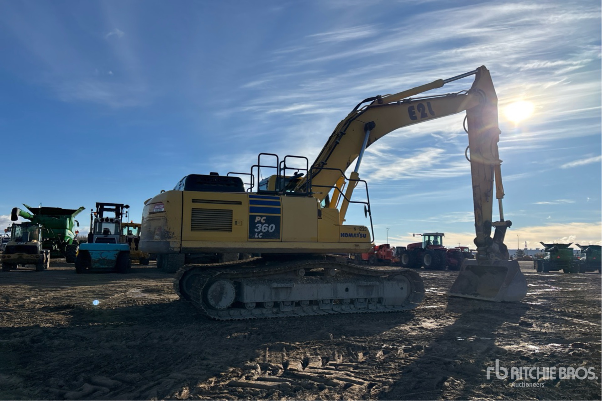2018 Komatsu PC360LC-11