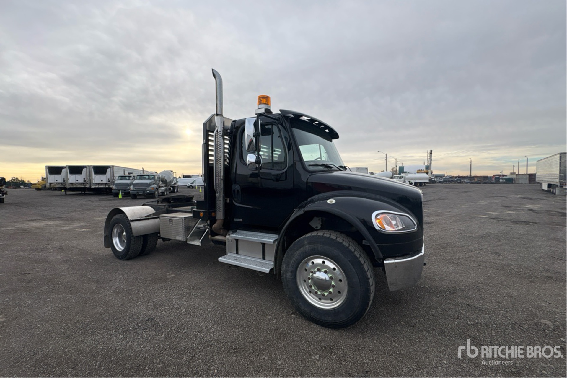 2008 Freightliner M2