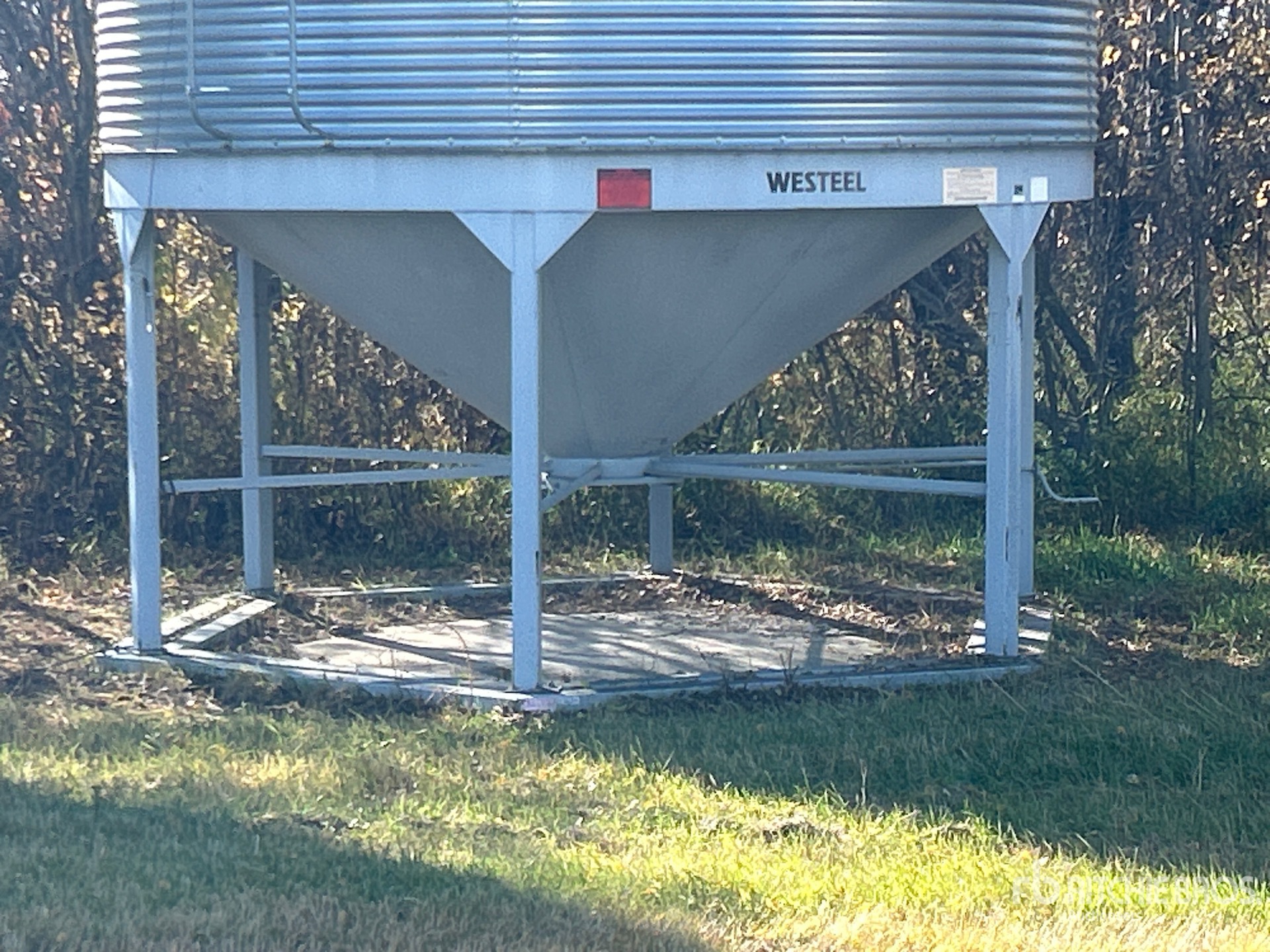 Westeel +/- 2000 BU 6 RING HOPPER
