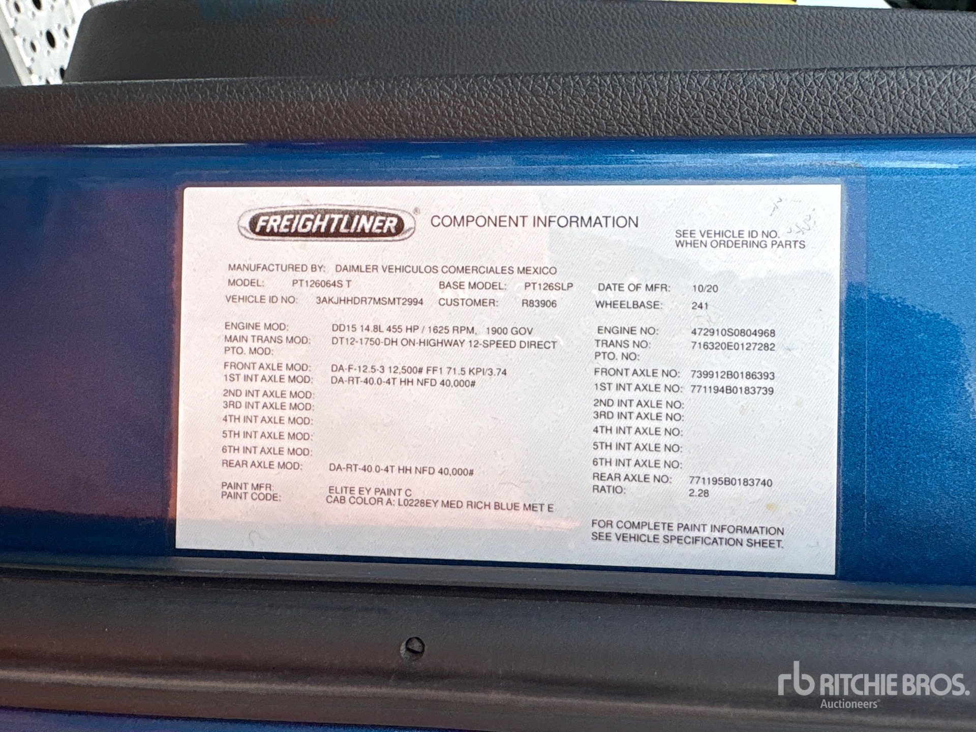 2021 Freightliner CASCADIA 126