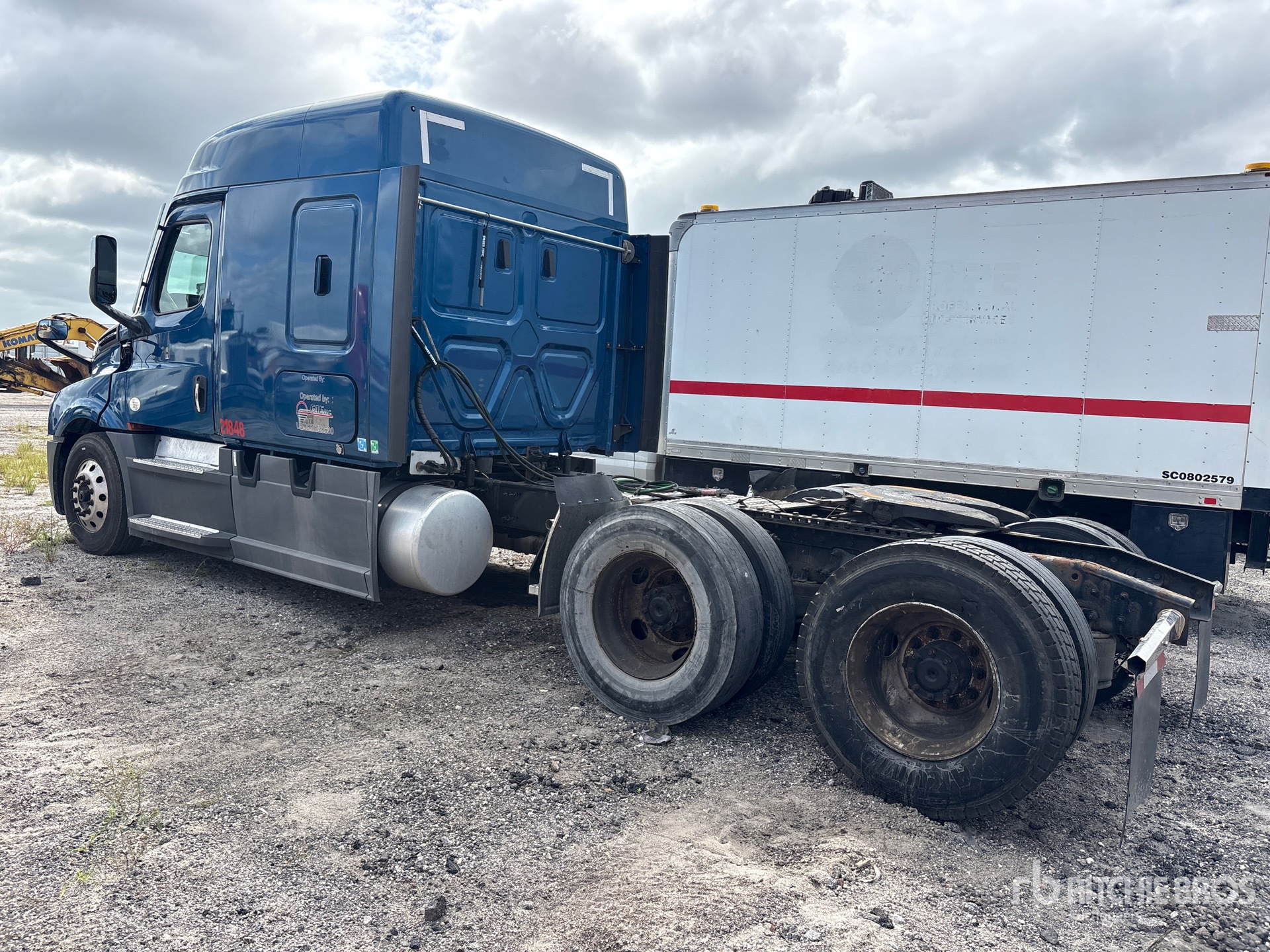 2021 Freightliner CASCADIA 126
