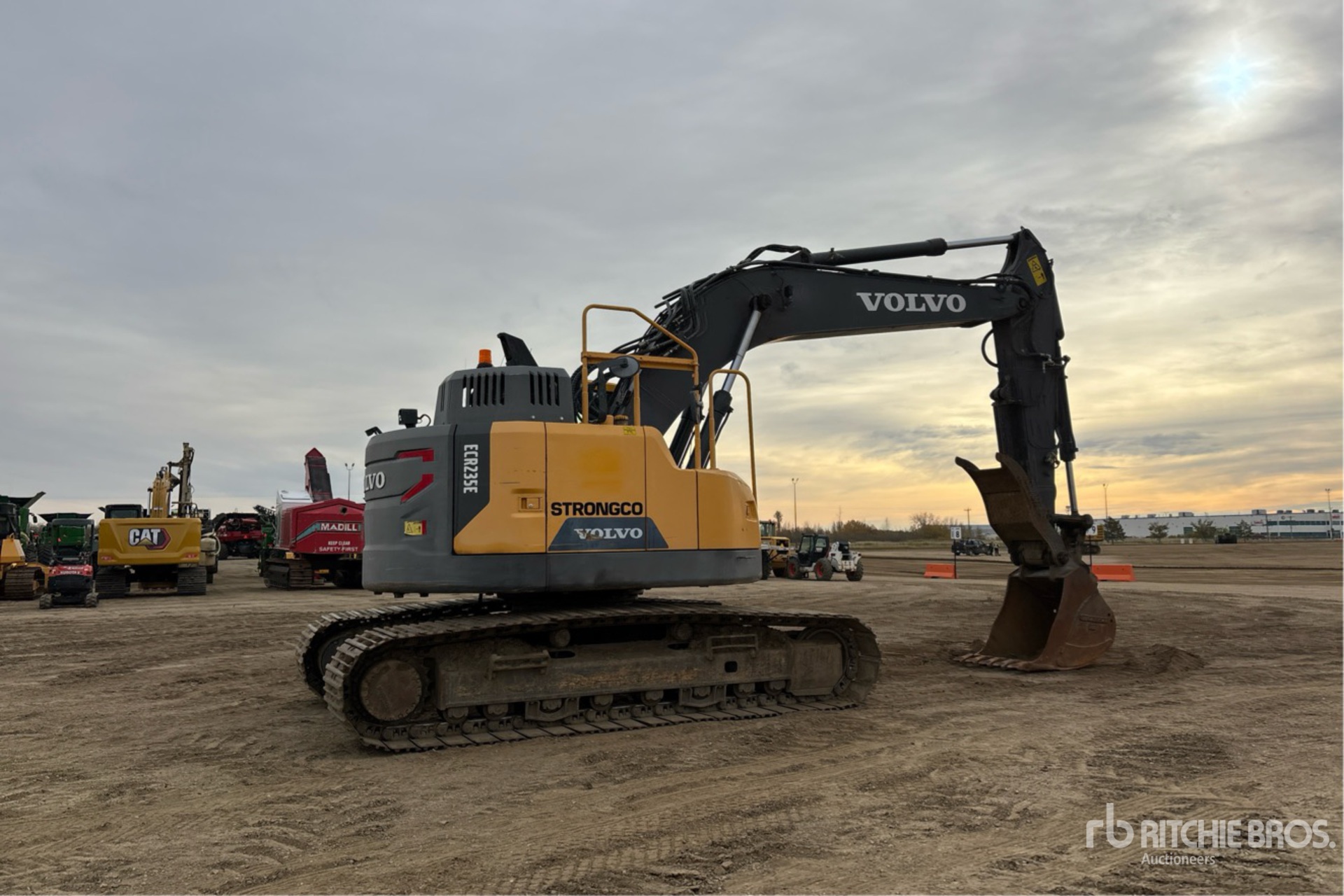 2016 Volvo ECR235E