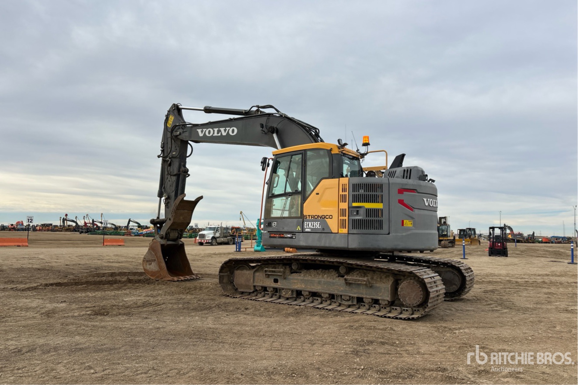 2016 Volvo ECR235E