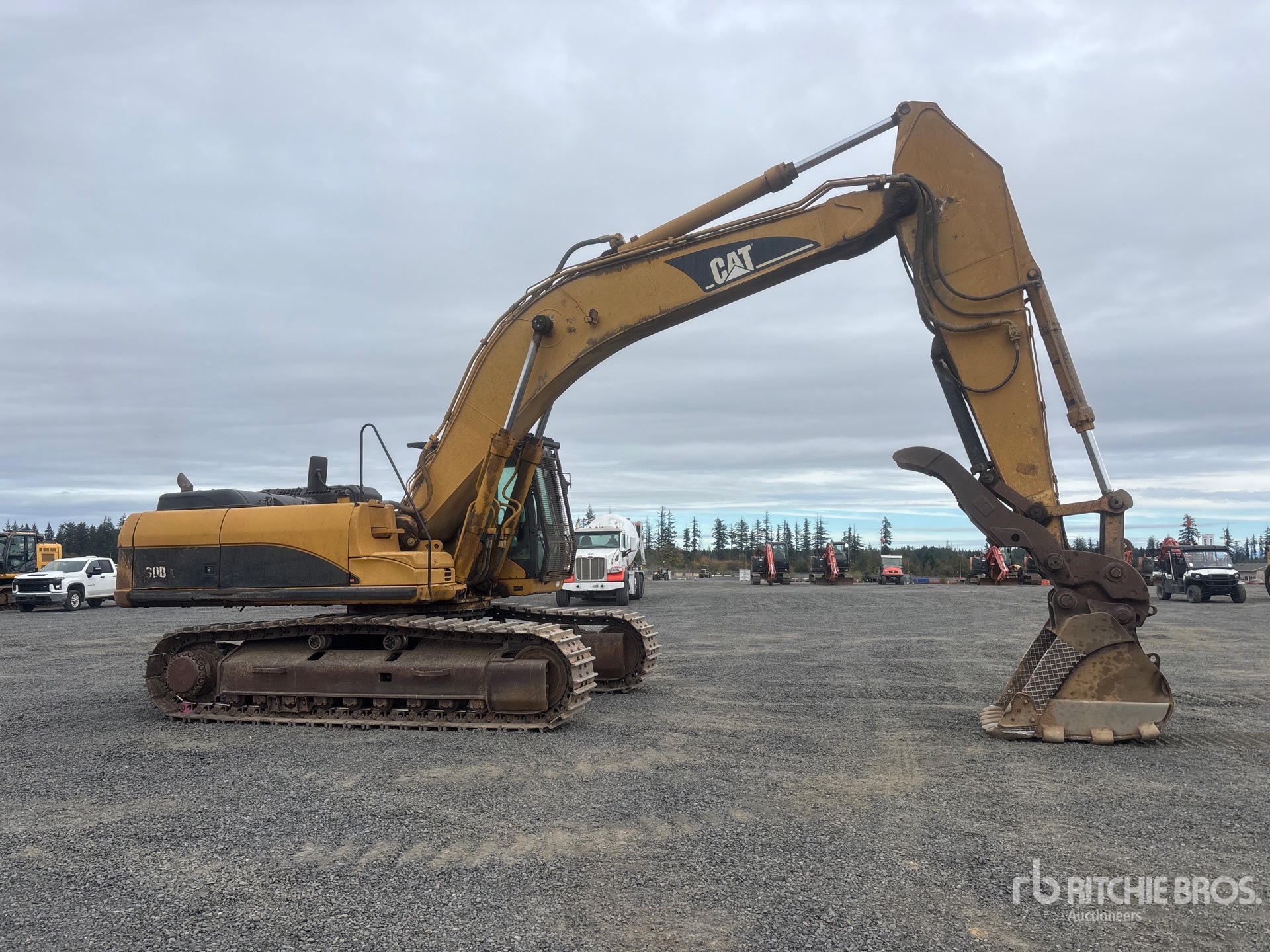 2006 Caterpillar 330D L