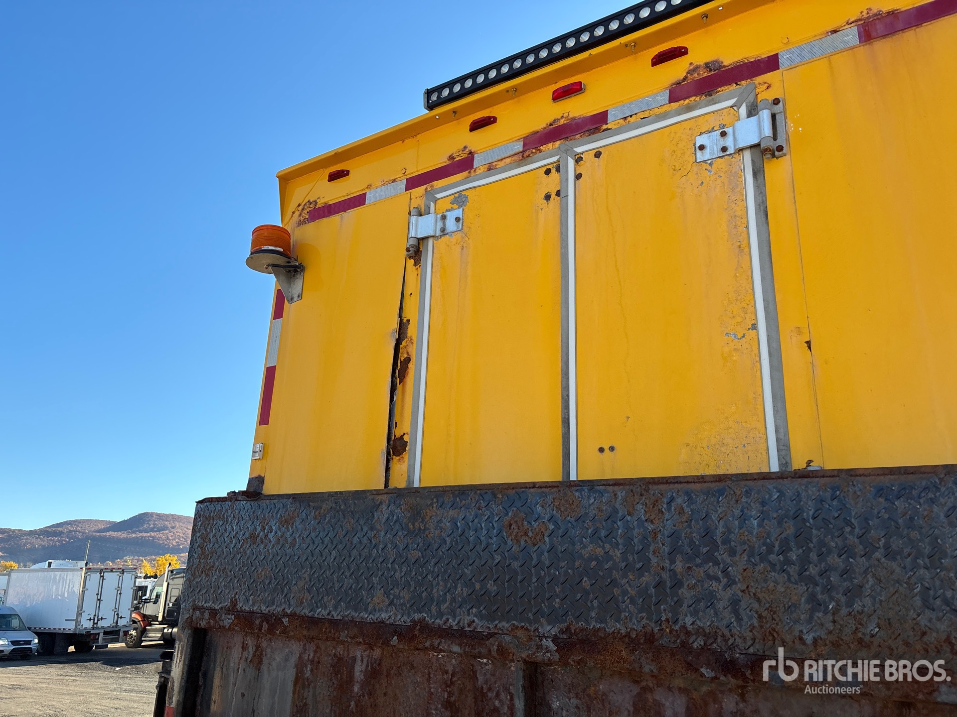 2013 Freightliner M2 106