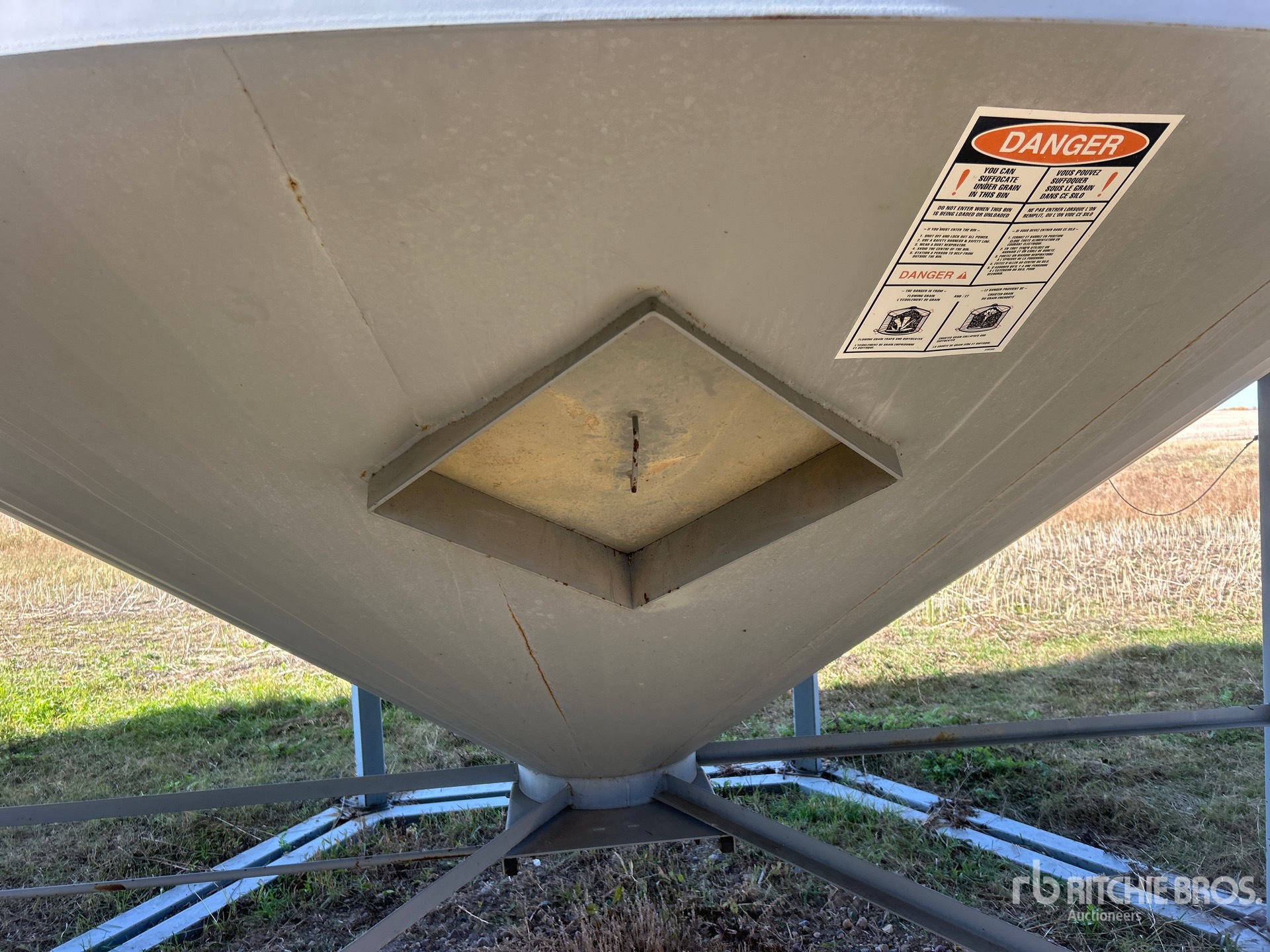 Westeel +/- 2000 BU 6 RING HOPPER