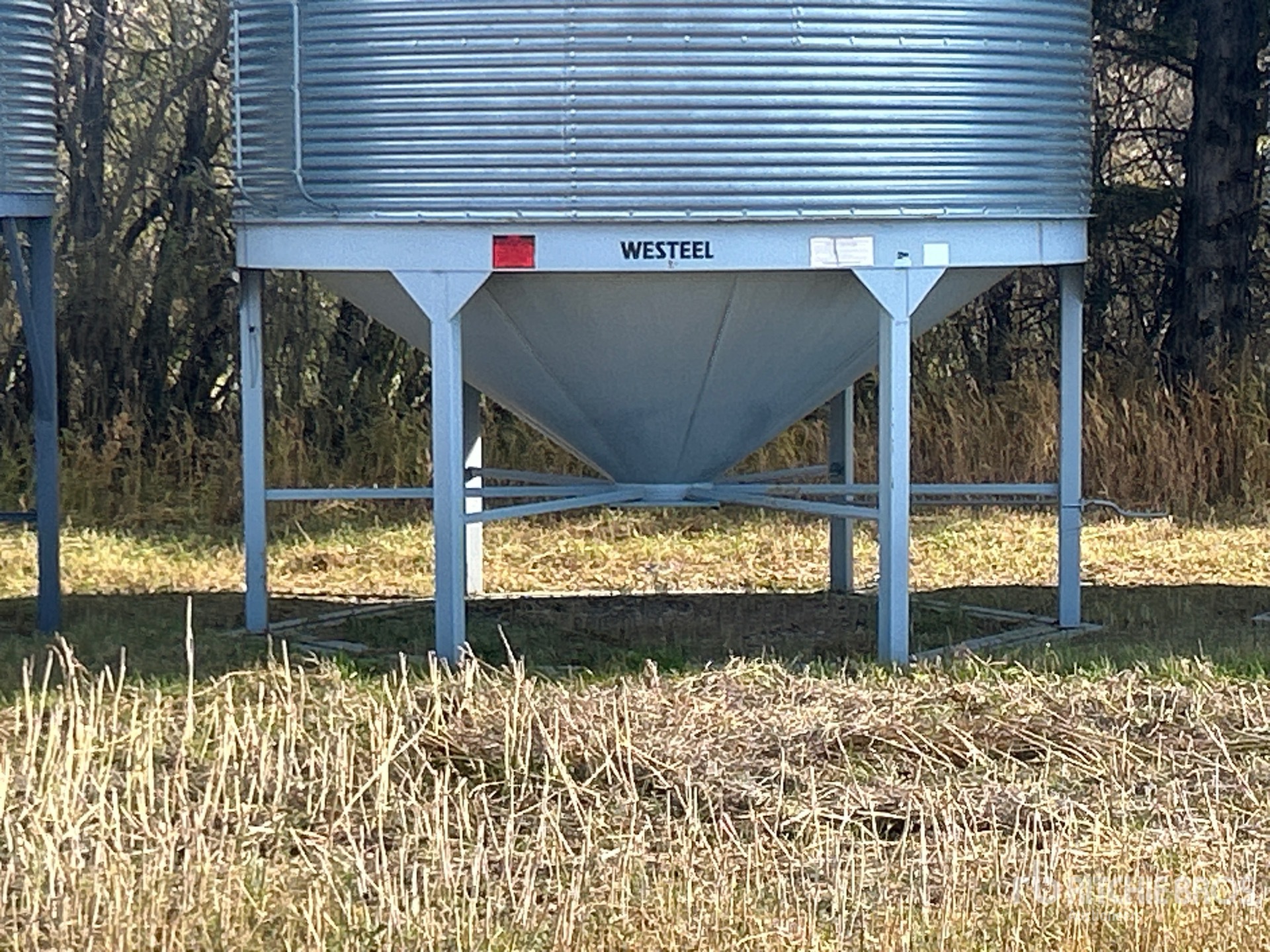 Westeel +/- 2000 BU 6 RING HOPPER