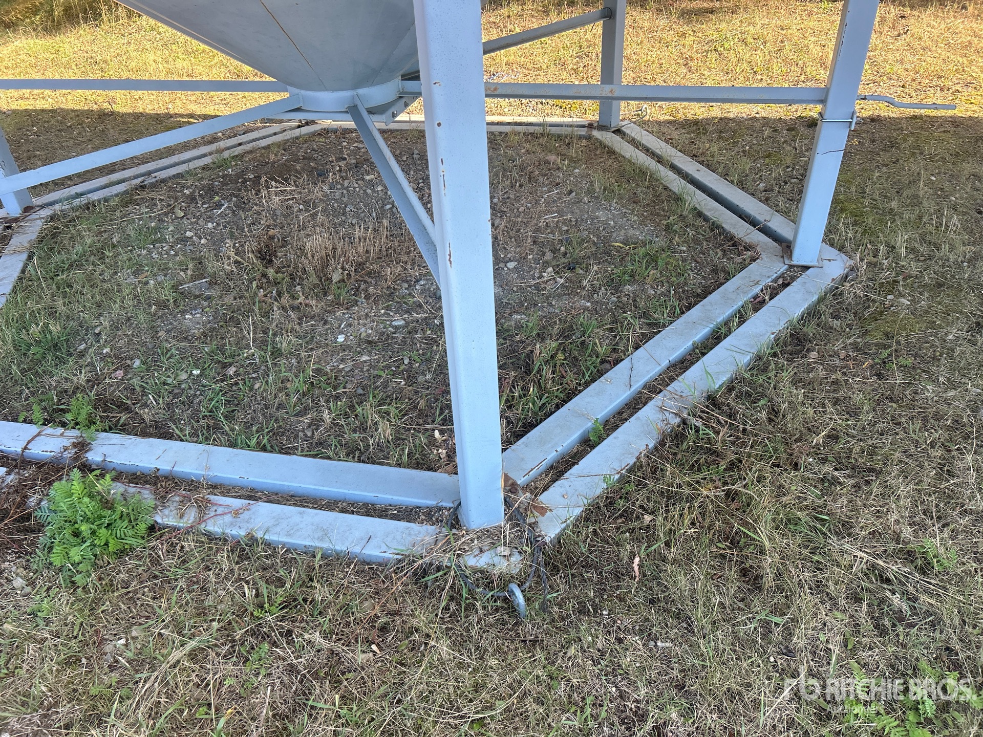 Westeel +/- 2000 BU 6 RING HOPPER
