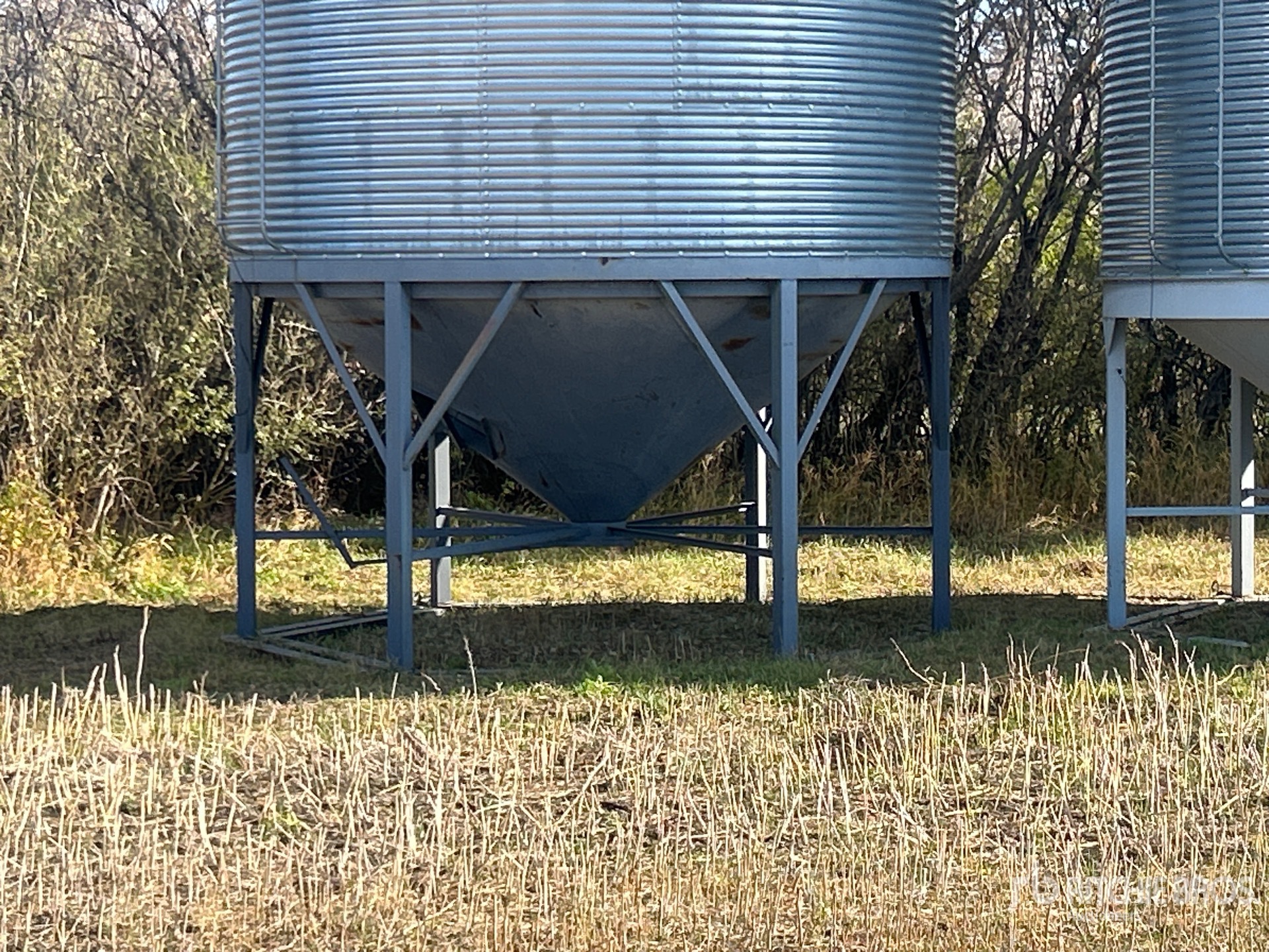 Westeel +/- 2000 BU 6 RING HOPPER